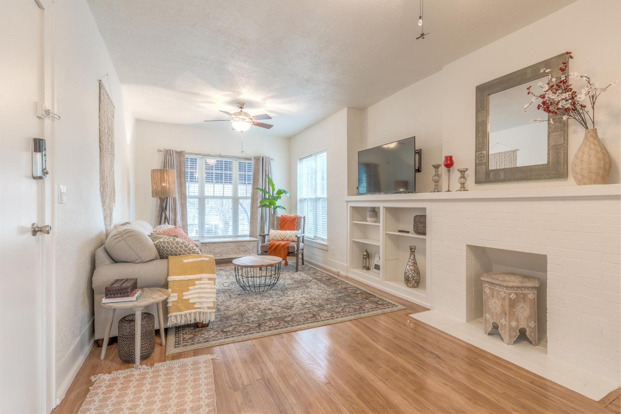 Carson Flats Apt 3 - 1BR Near BOK, OSU Med, Dtwn view 4