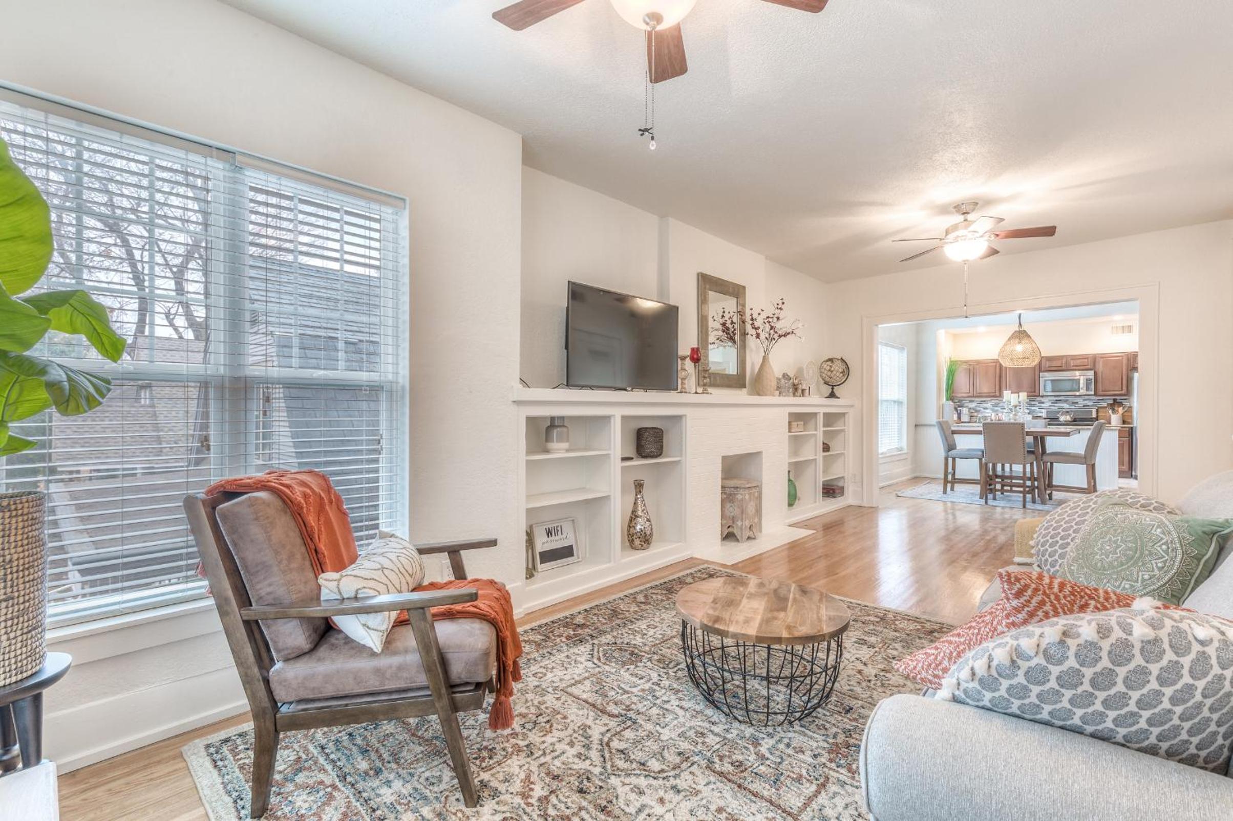 Carson Flats Apt 3 - 1BR Near BOK, OSU Med, Dtwn view 2