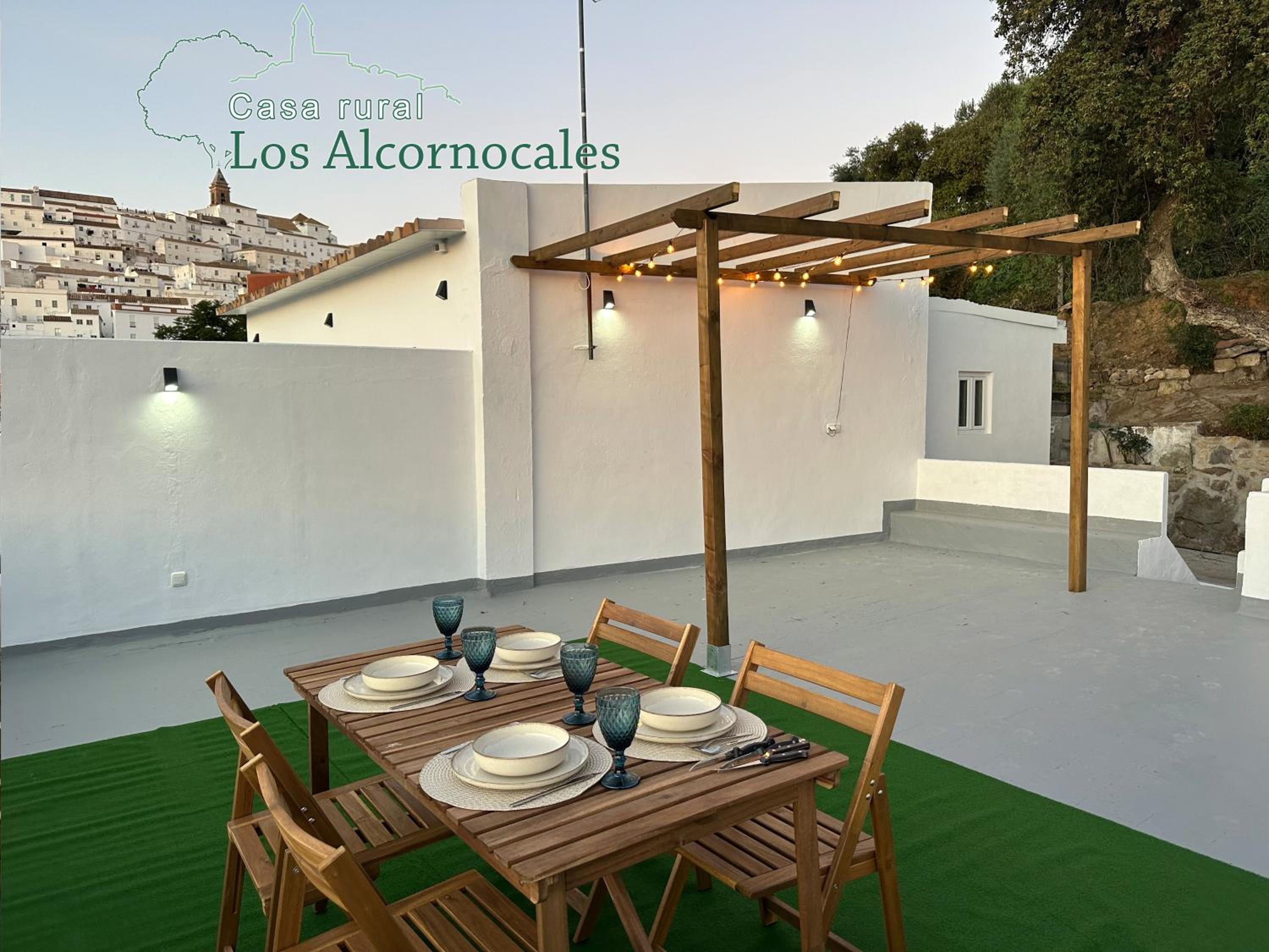 Casa Rural Los Alcornocales - Terraza Chillout, Naturaleza y Comidas al Aire Libre