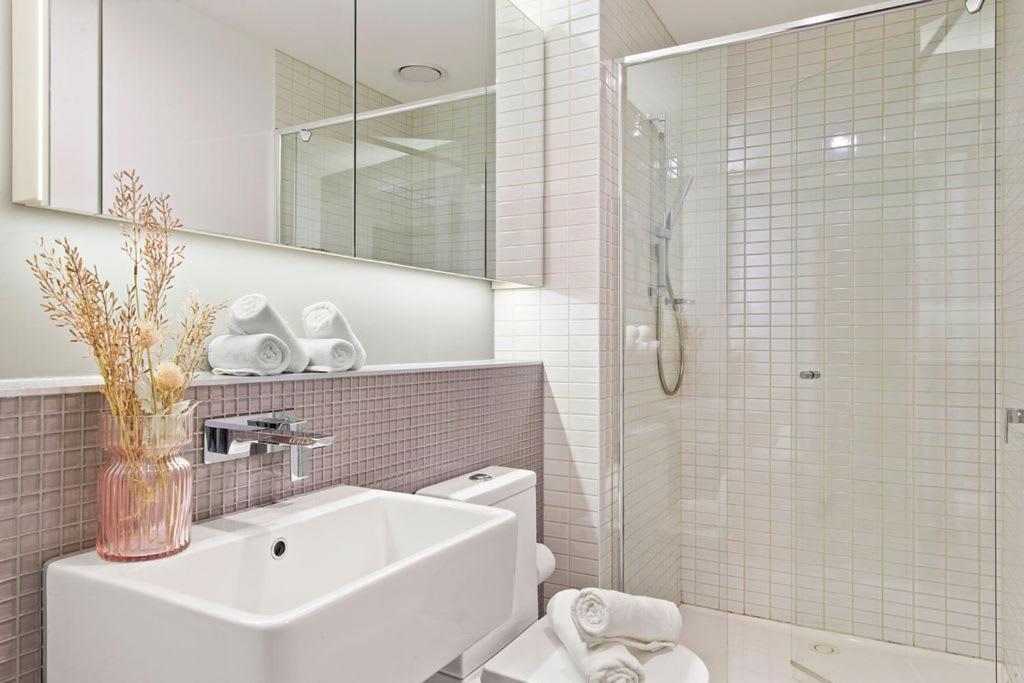 Modern 2BR Apartment Near to Southern Cross