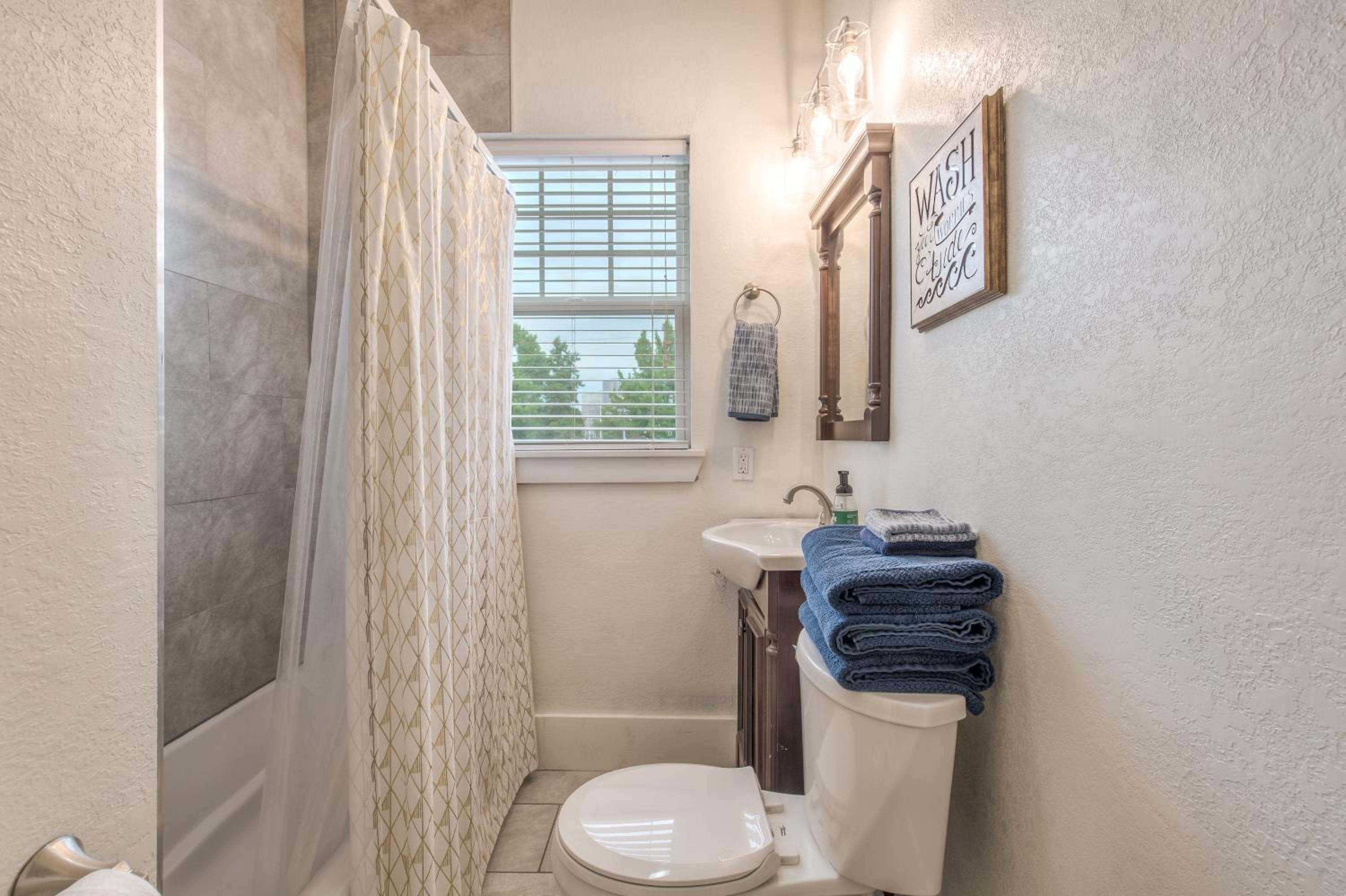 Carson Flats Apt #4 | 1BR • Near BOK• OSU Med•Dtwn view 5
