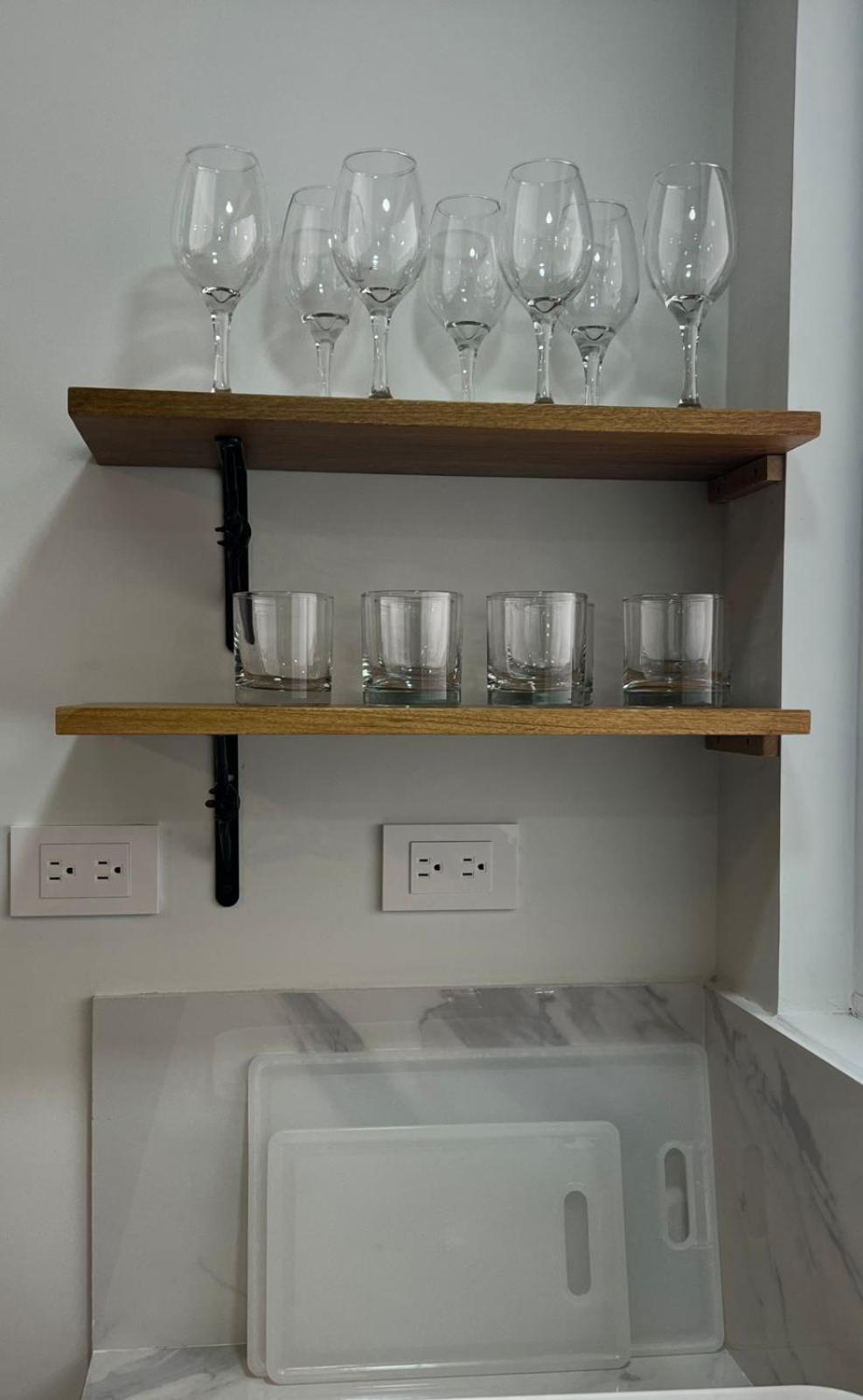 Trendy apartment 2 bedroom 1 bath
