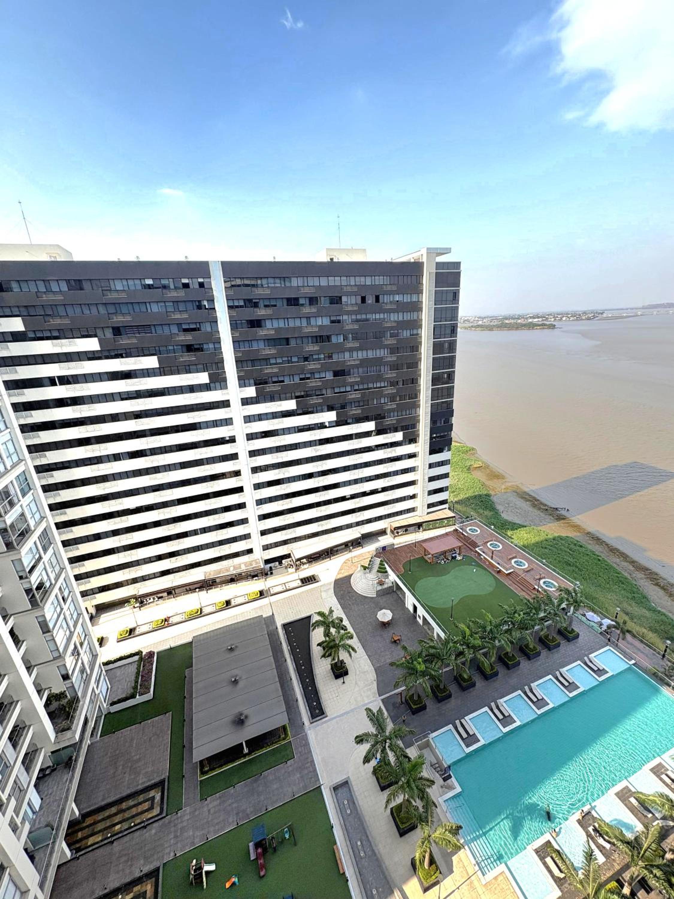 Suite en Puerto Santa Ana ,Torres Bellini