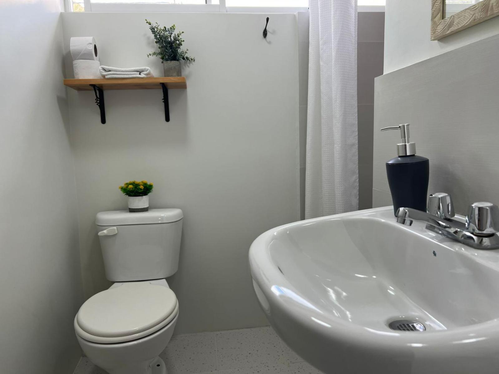 Trendy apartment 2 bedroom 1 bath