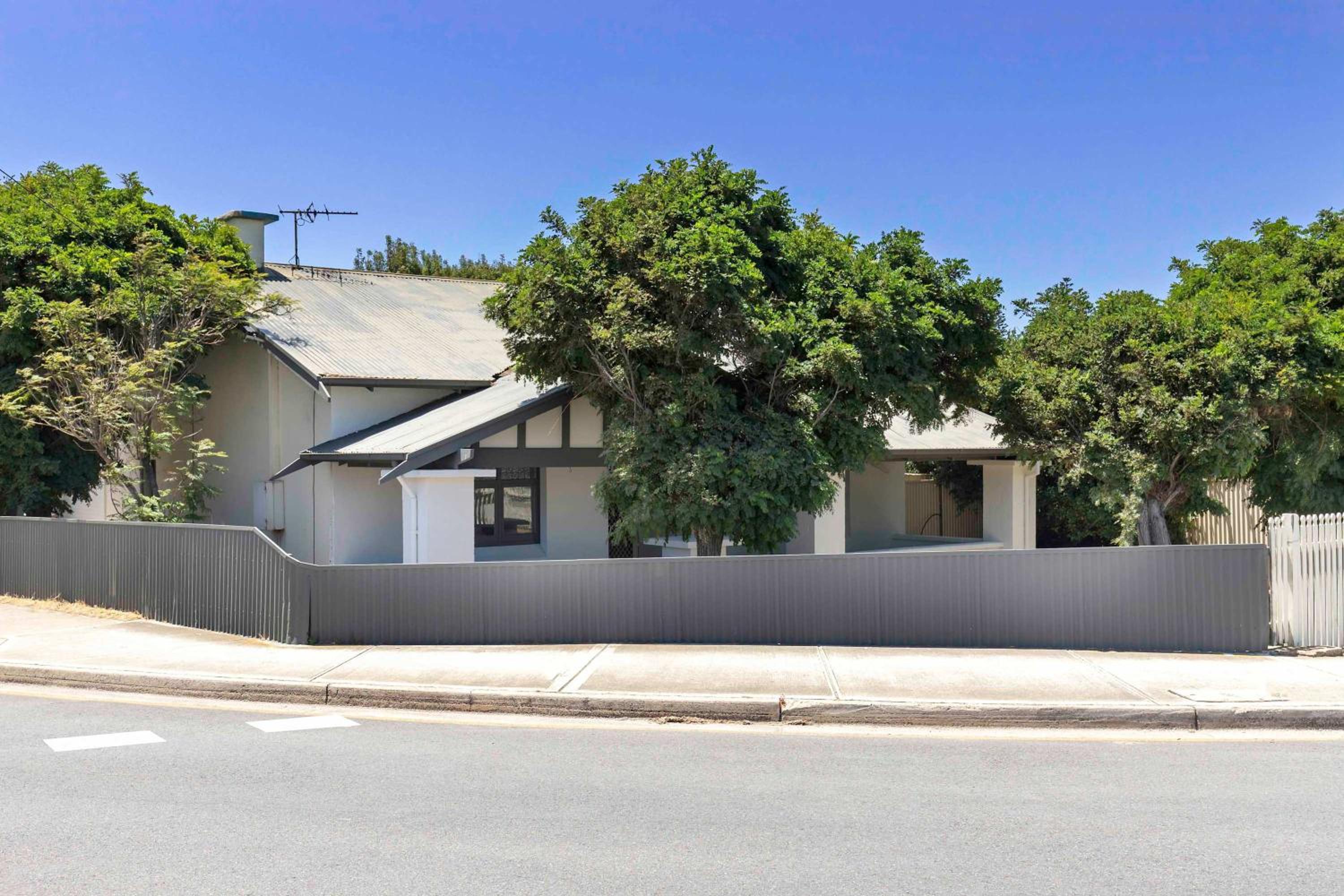 Bobby's Beachside Bungalow in Grange