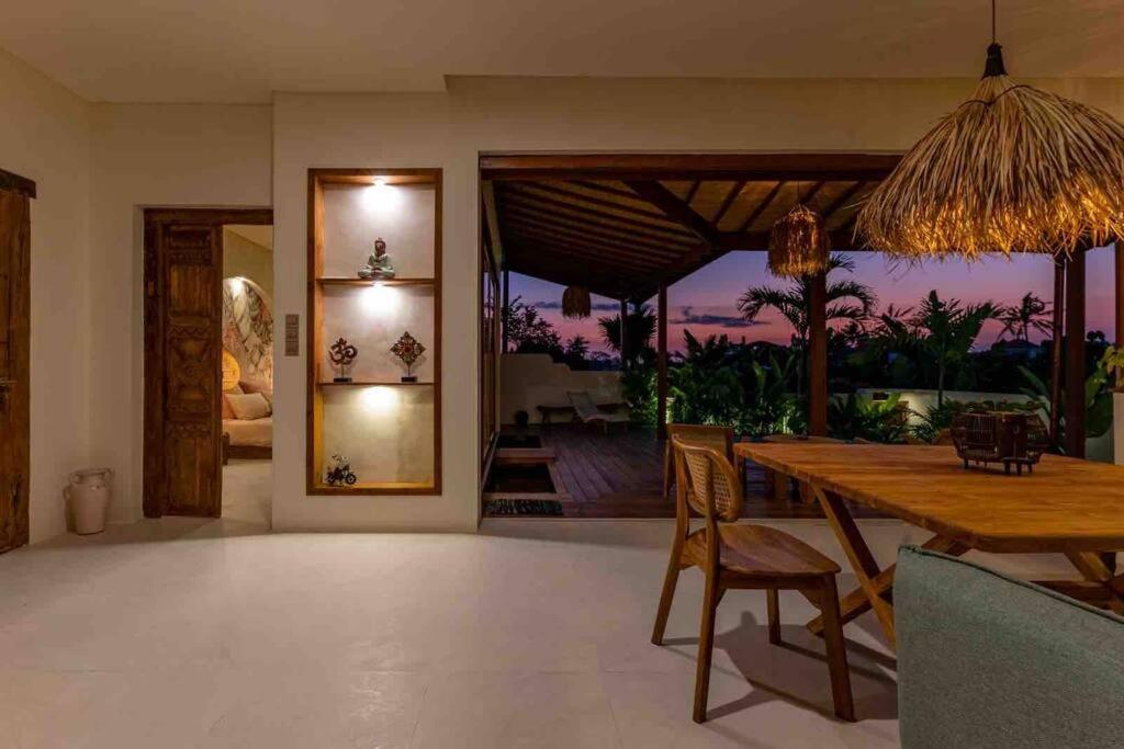 Villa Cat & Fish - Monthly 2 BR Tumbak Bayuh