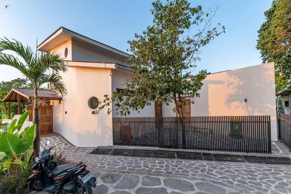 Villa Cat & Fish - Monthly 2 BR Tumbak Bayuh