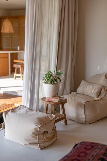 Villa Cat & Fish - Monthly 2 BR Tumbak Bayuh