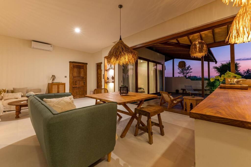Villa Cat & Fish - Monthly 2 BR Tumbak Bayuh