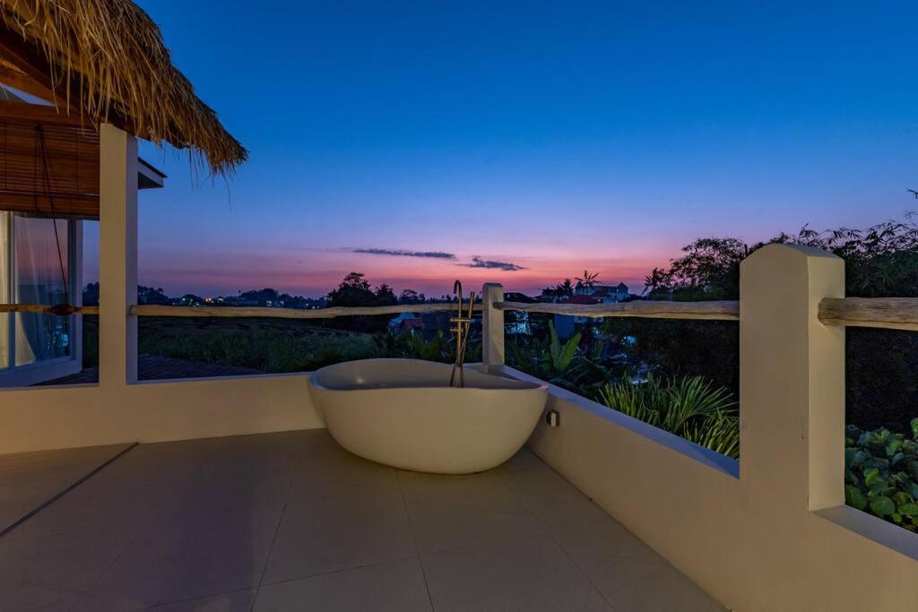 Villa Cat & Fish - Monthly 2 BR Tumbak Bayuh