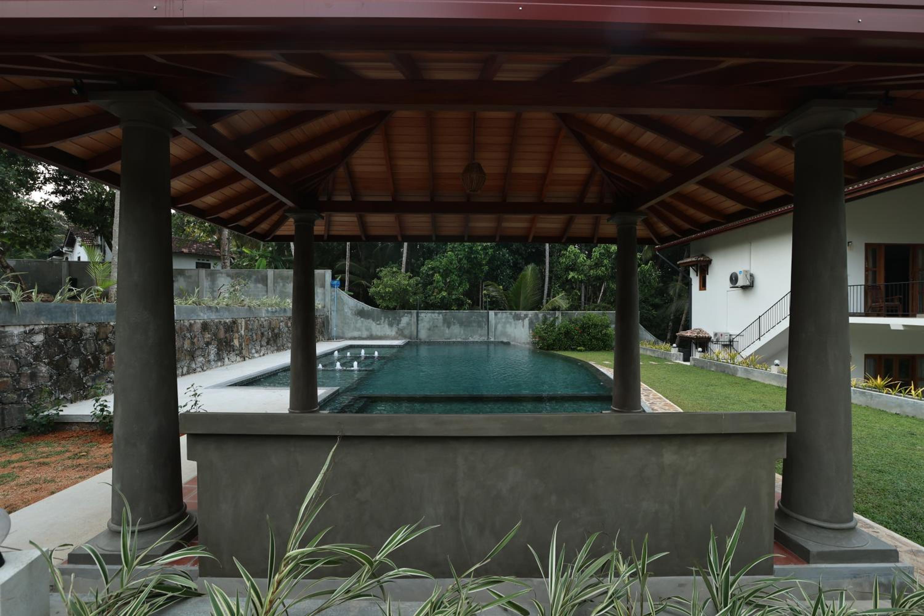 Villa Grove Shadow view 5