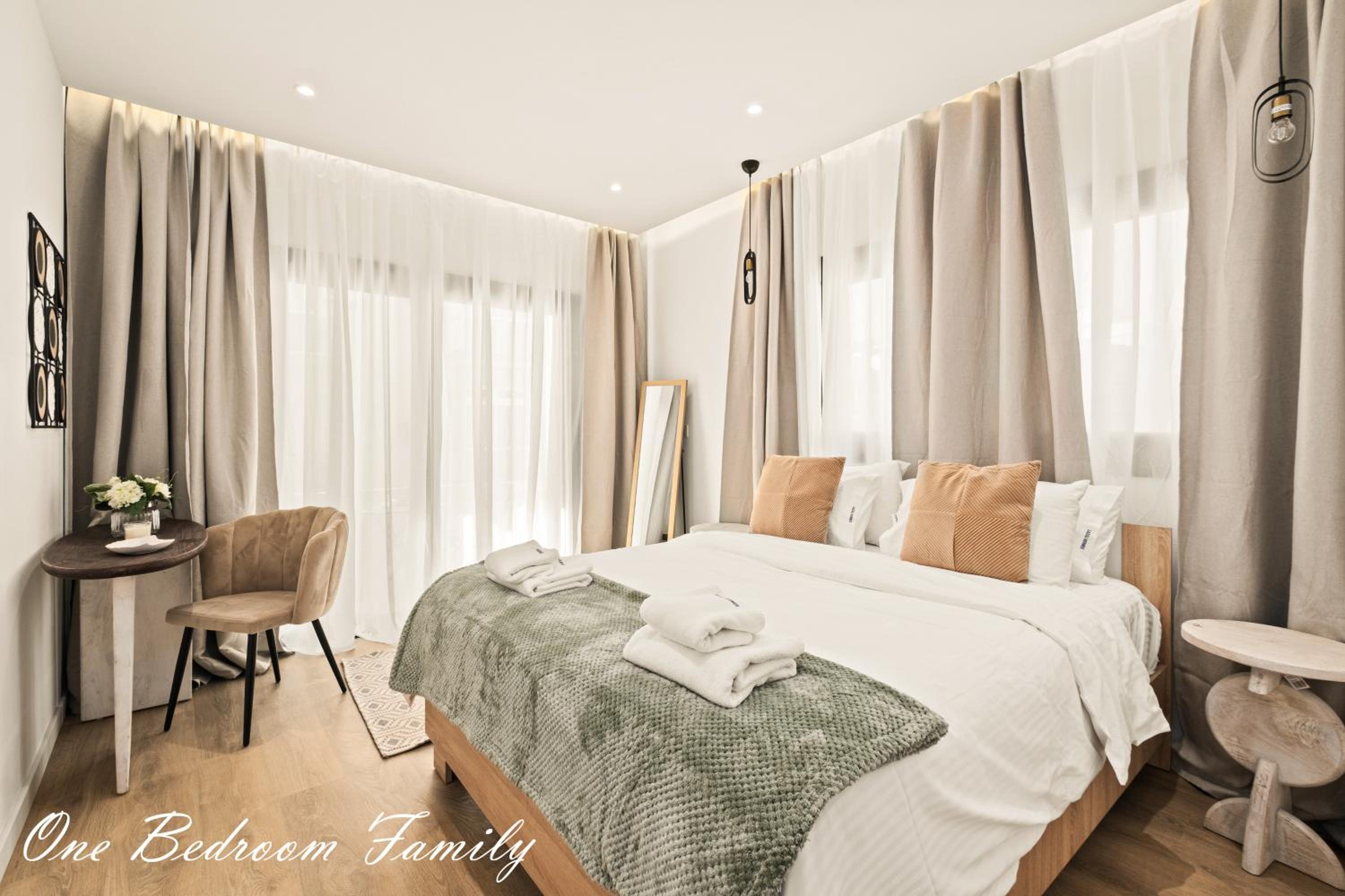 Lazuli Hermes Apartments