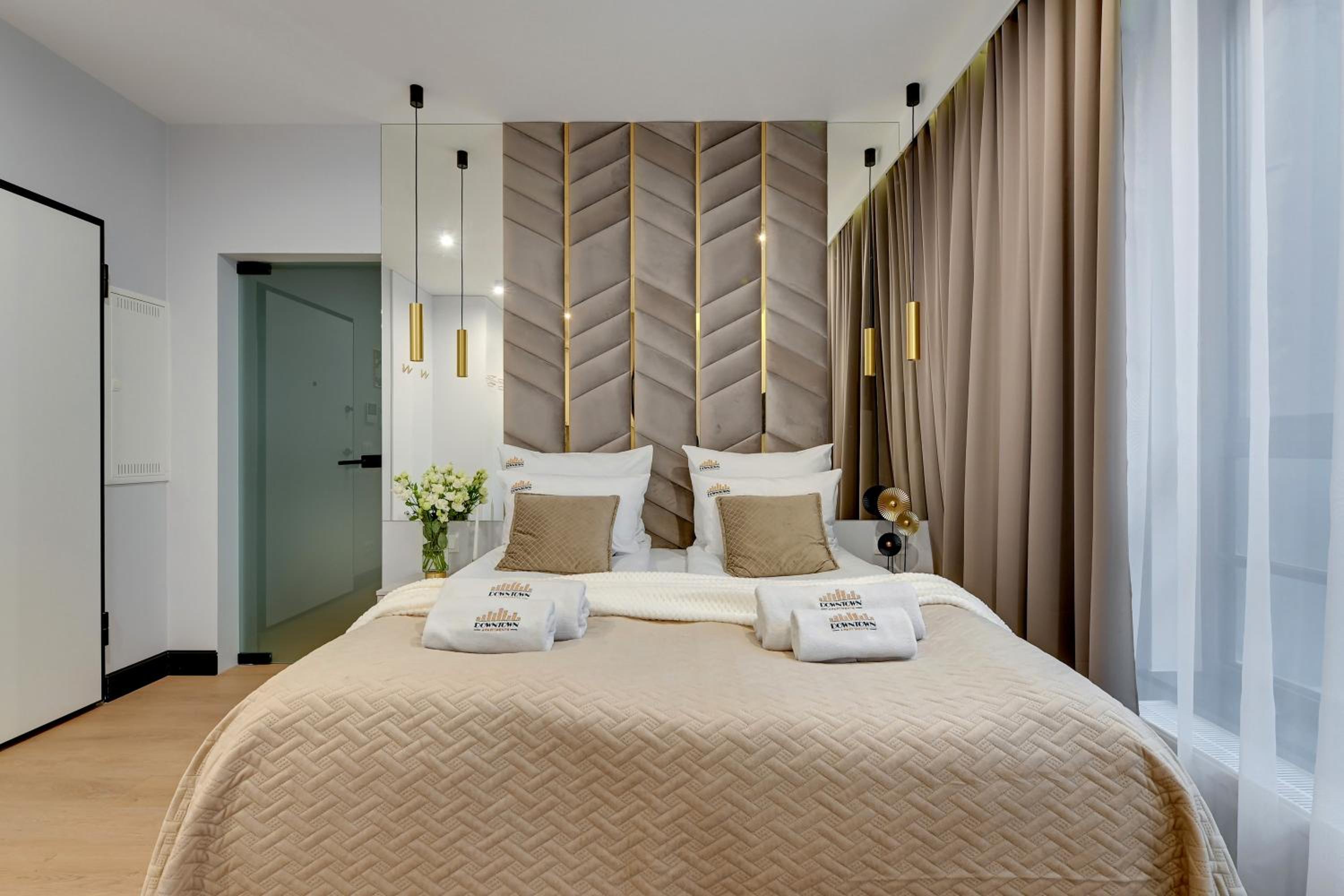 DOKI Living & Foodhall by Downtown Apartments