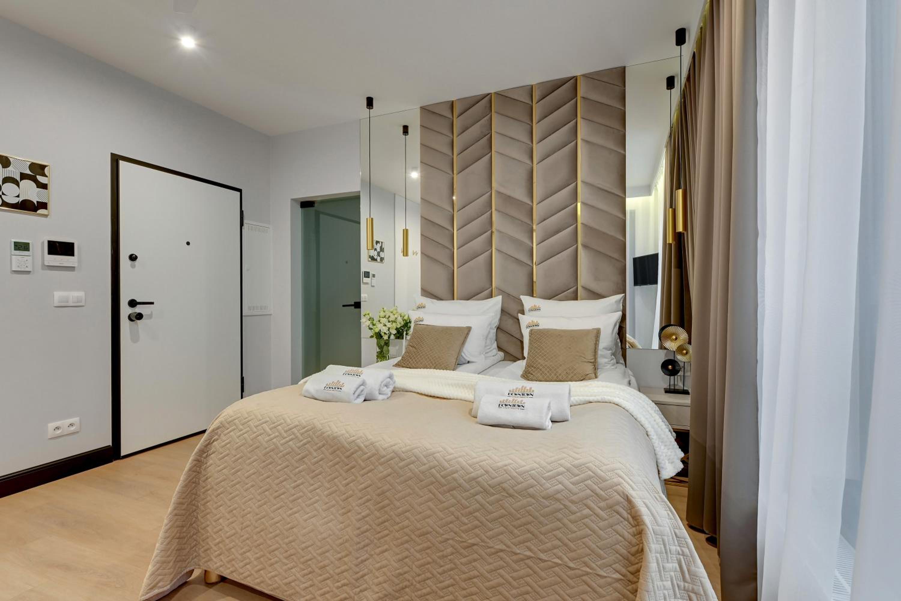 DOKI Living & Foodhall by Downtown Apartments