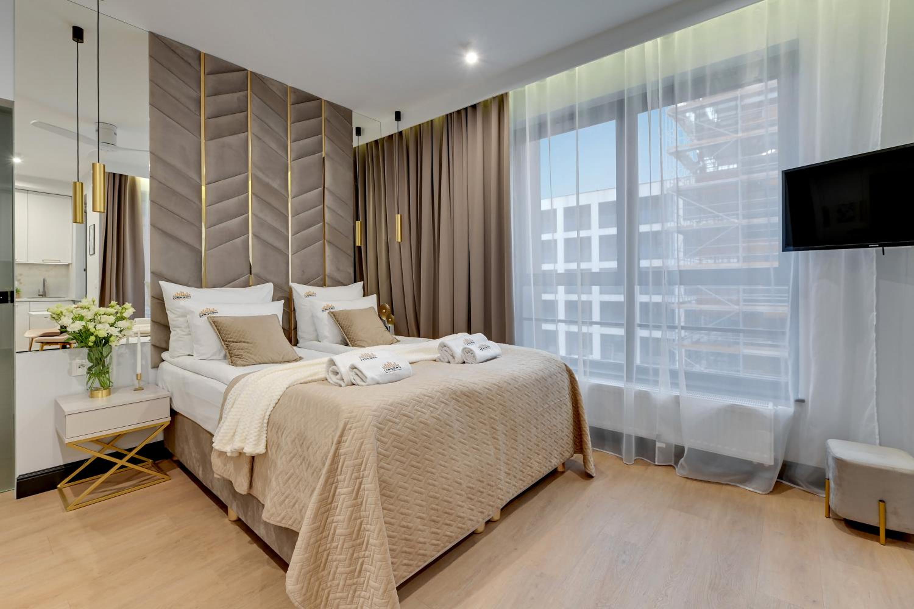DOKI Living & Foodhall by Downtown Apartments