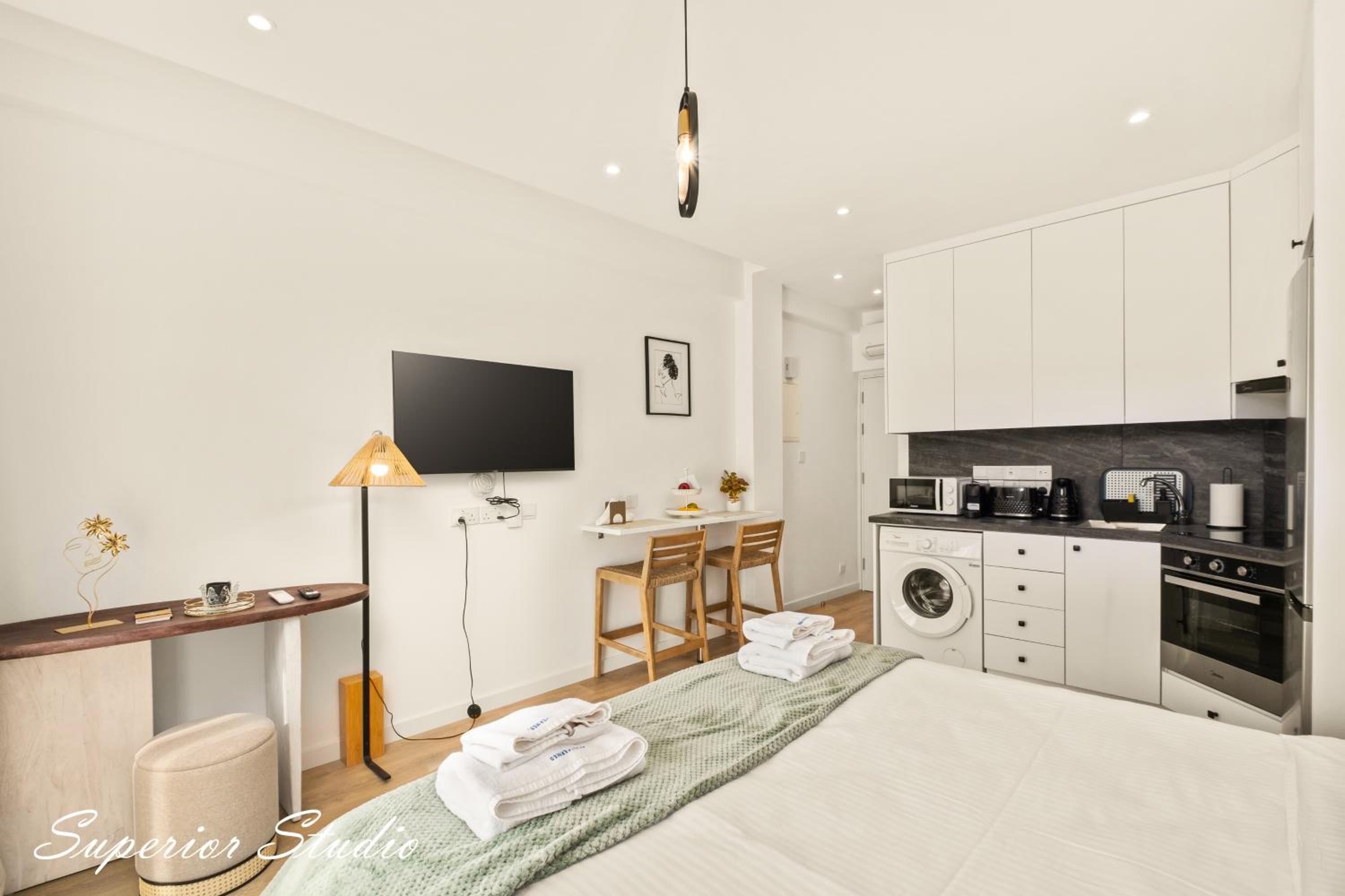 Lazuli Hermes Apartments