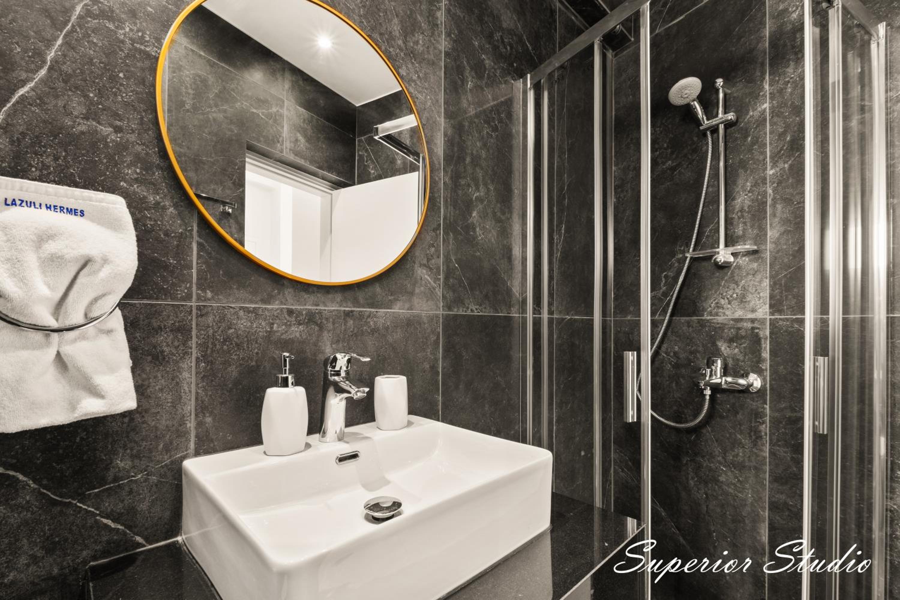 Lazuli Hermes Apartments