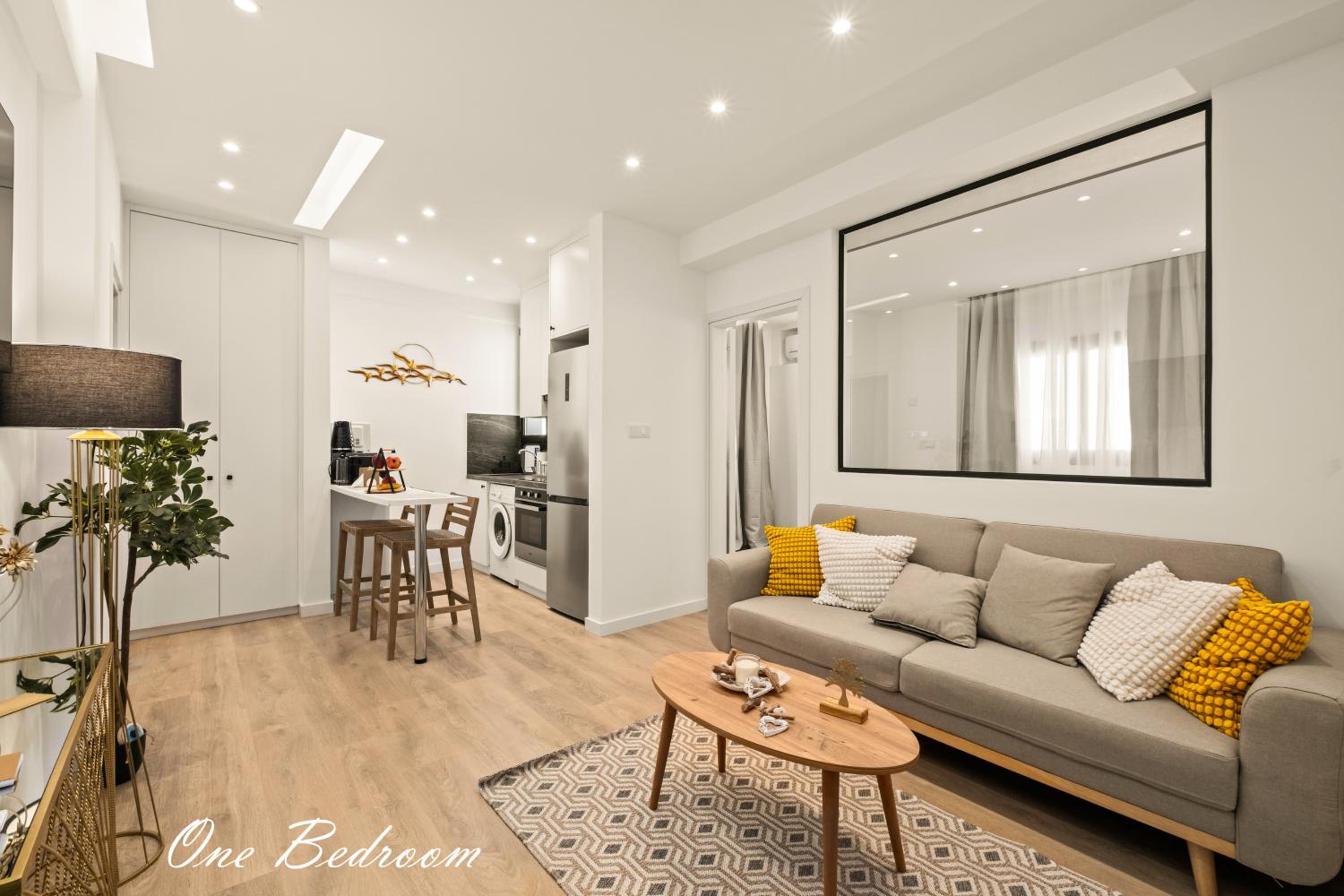 Lazuli Hermes Apartments