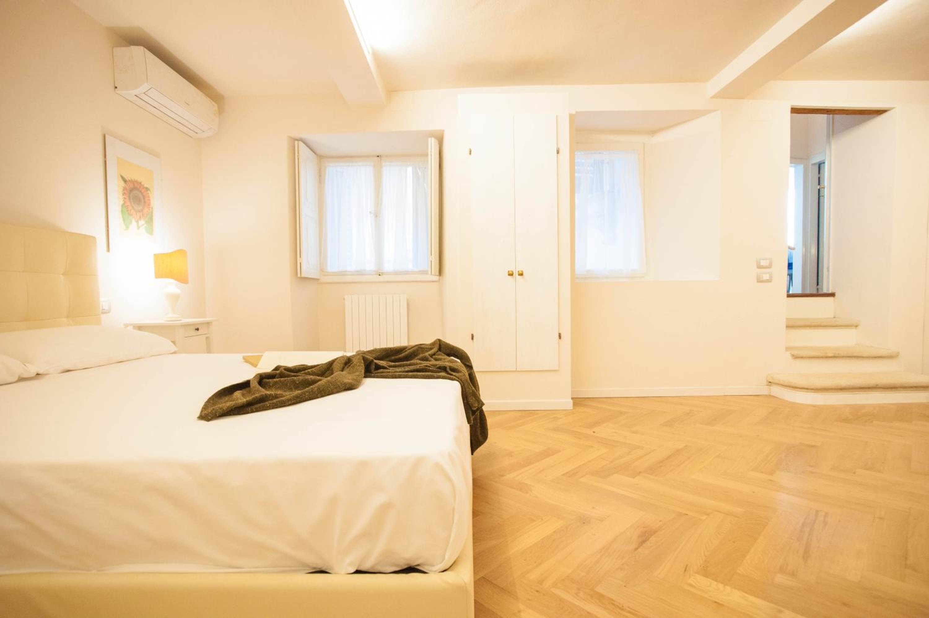 Italianflat - 2 Bedroom Flat, House Contessa view 5