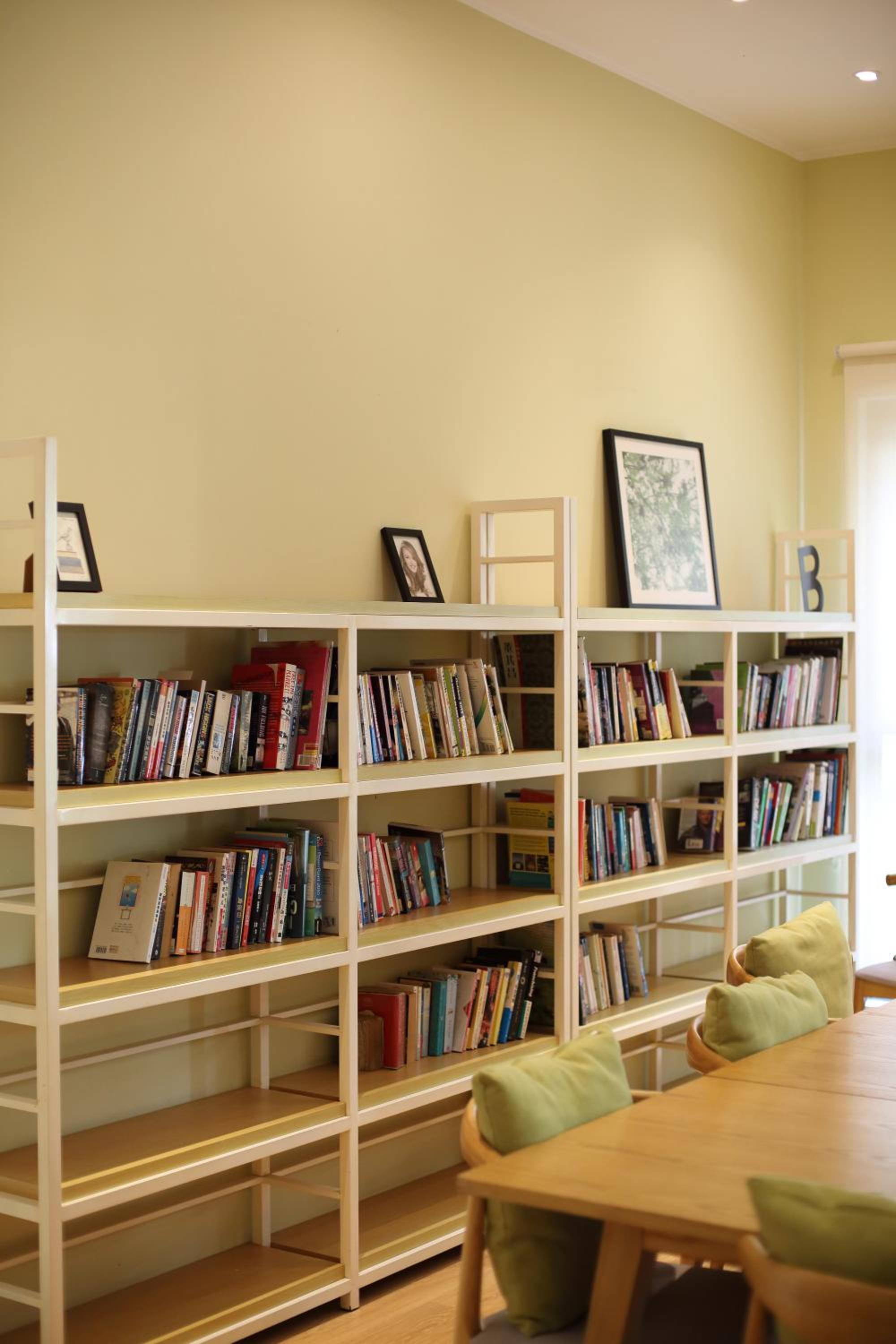 Kid-Loving Poolside Haven - 2BR - Netflix - Games