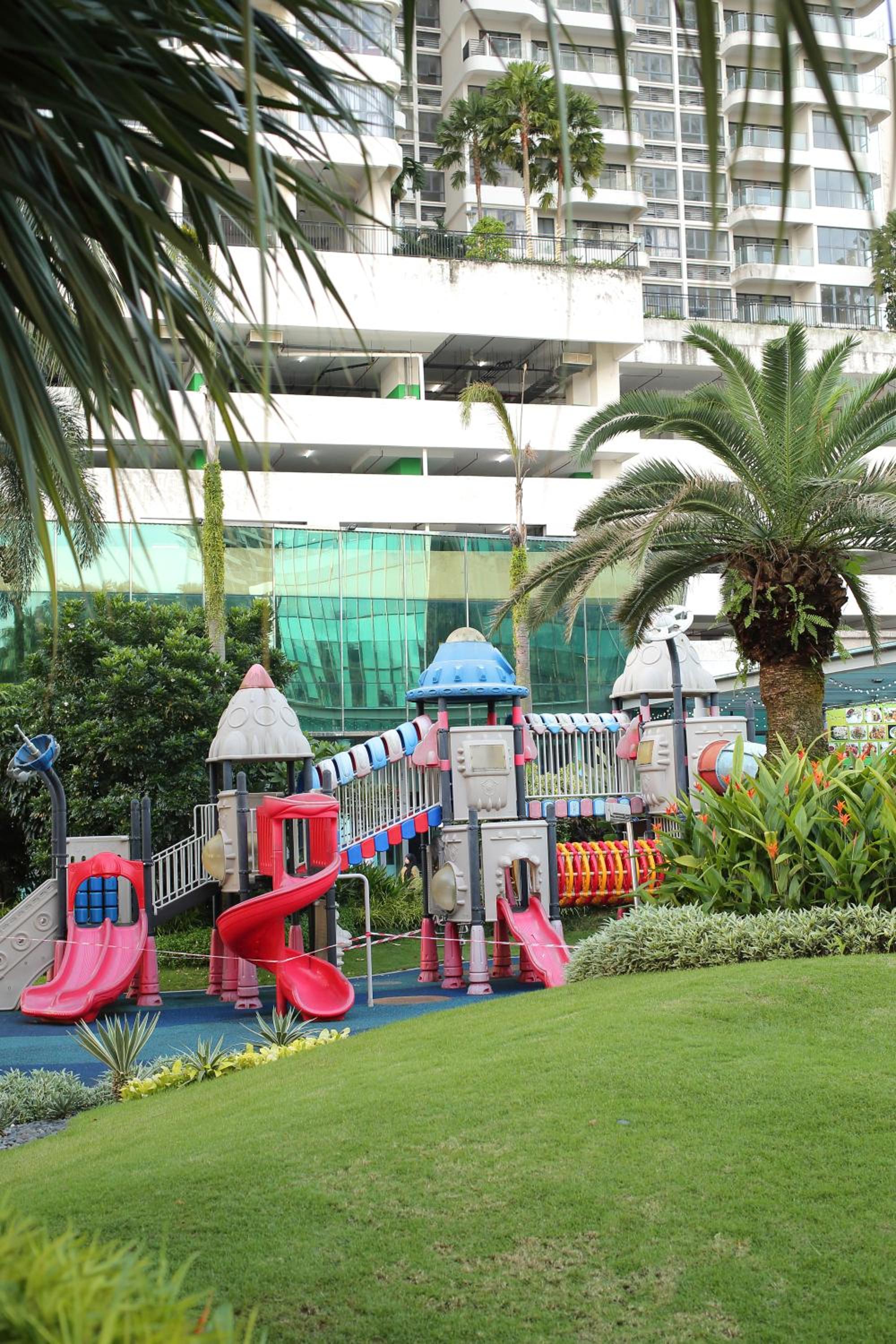 Kid-Loving Poolside Haven - 2BR - Netflix - Games