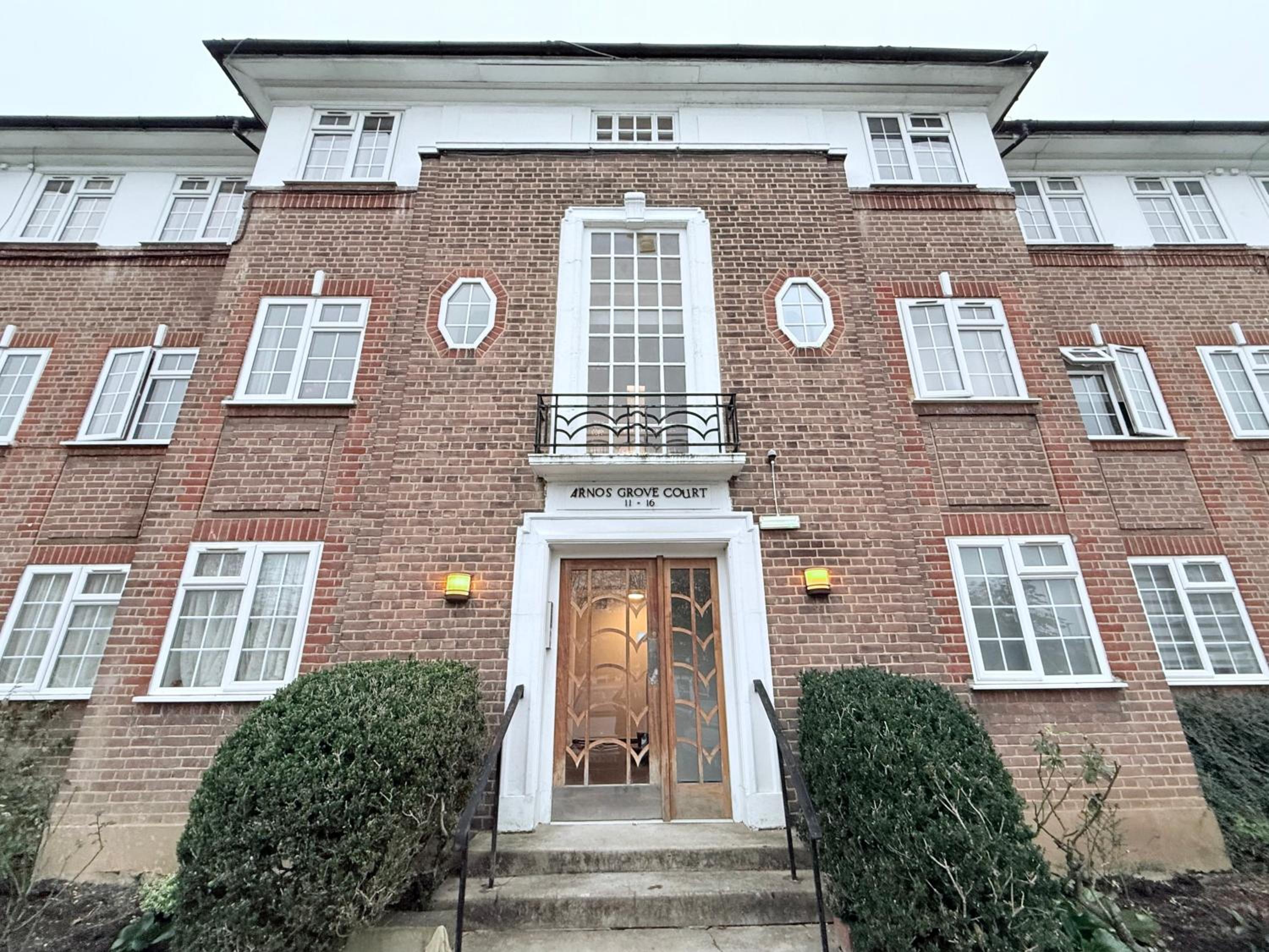 StayLondon - Sleeps 5 with Free Parking - best for Holiday, Concerts or Matches