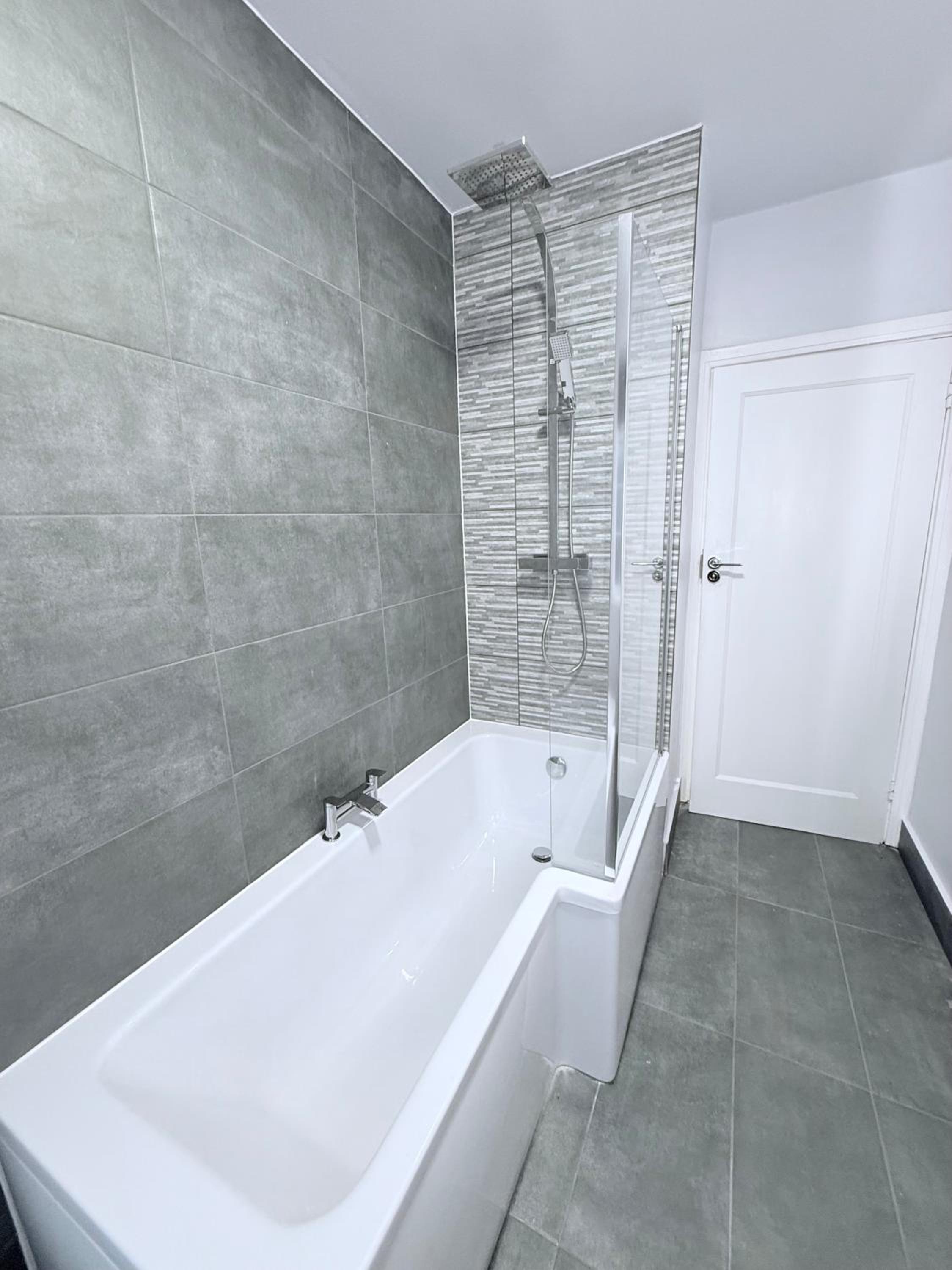 StayLondon - Sleeps 5 with Free Parking - best for Holiday, Concerts or Matches