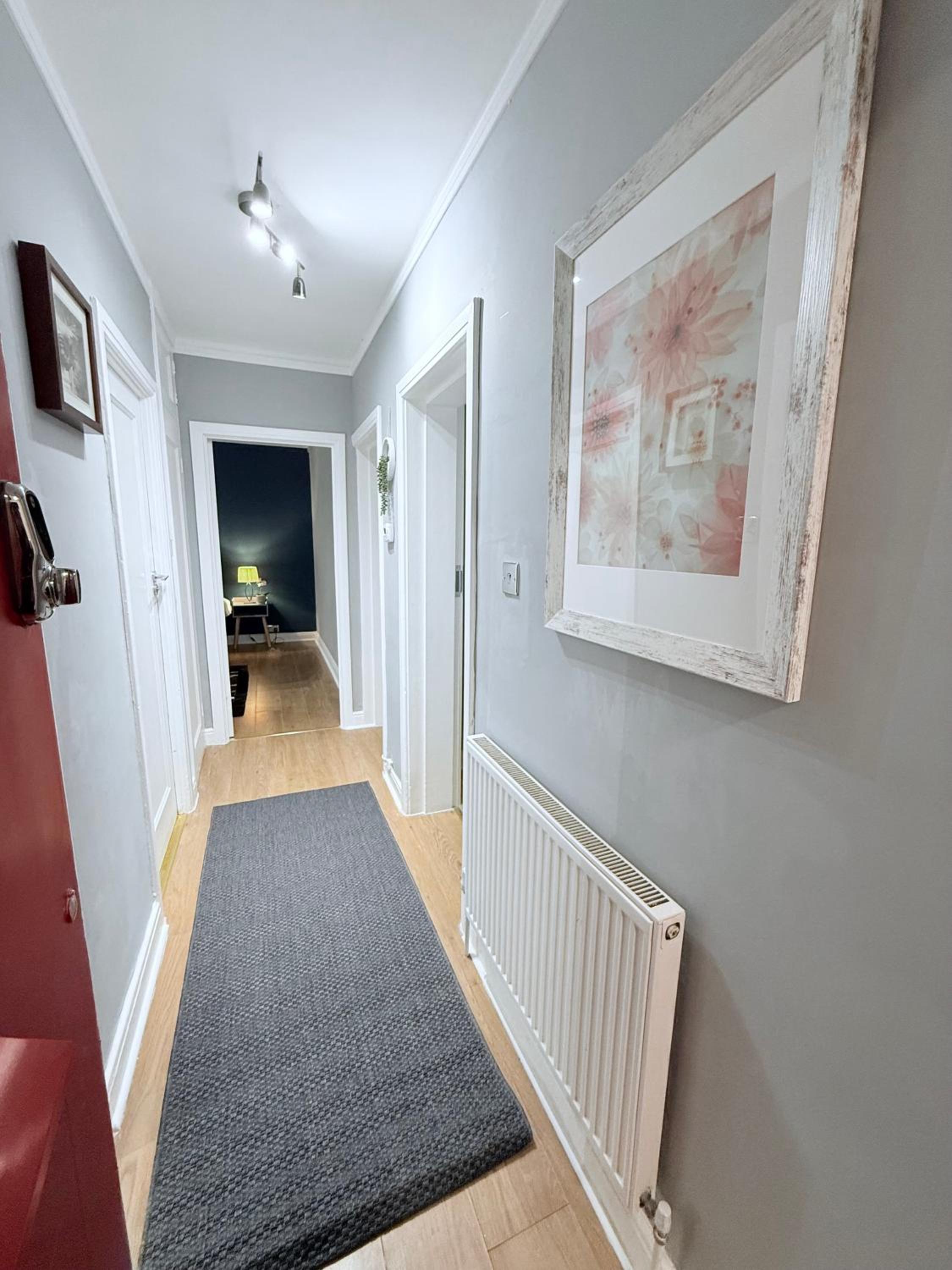 StayLondon - Sleeps 5 with Free Parking - best for Holiday, Concerts or Matches
