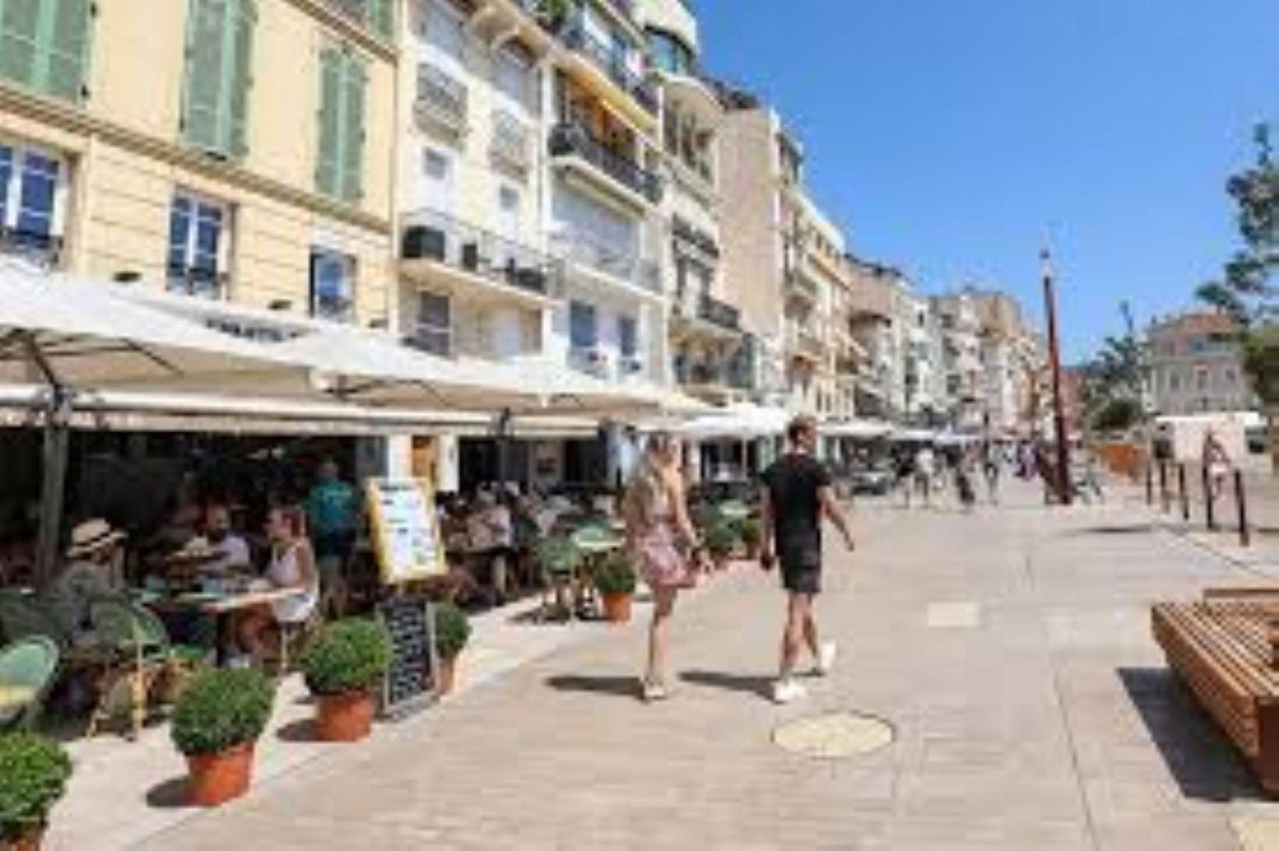 STUDIO MODERNE CENTRE HISTORIQUE DE CANNES VIEUX PORT-BAS SUQUET l- A0B65