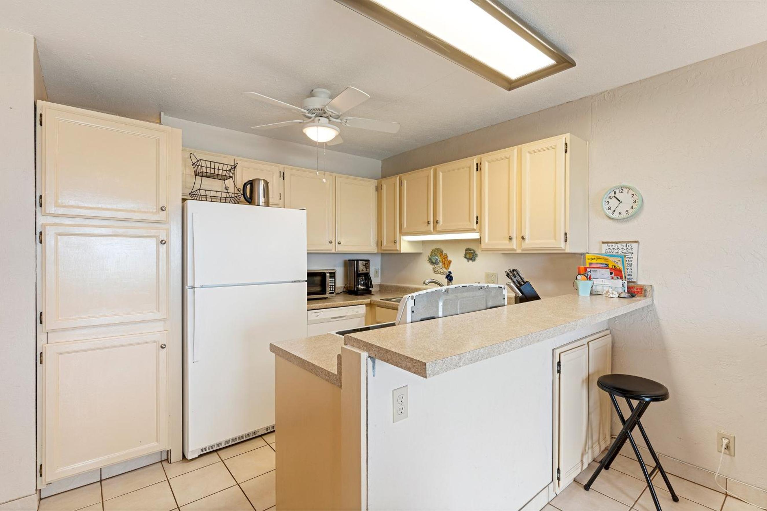 Shores of Maui 215 - Dramatic Ocean Views, Steps to the Beach, Renovated, AC!