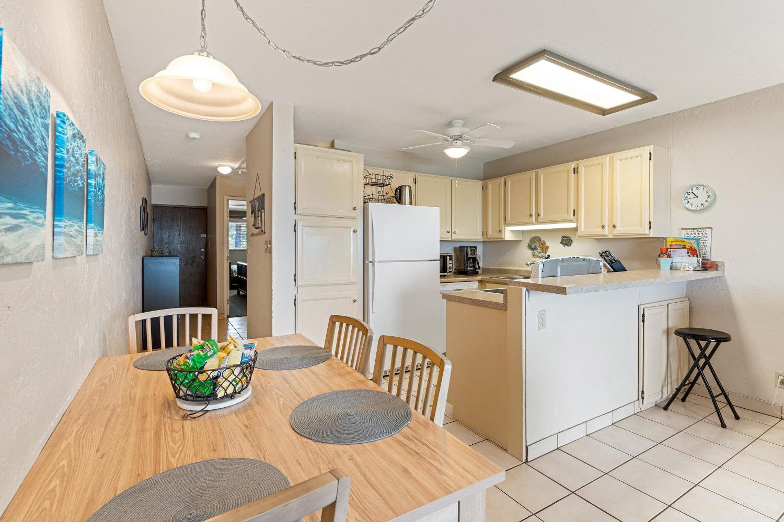 Shores of Maui 215 - Dramatic Ocean Views, Steps to the Beach, Renovated, AC!