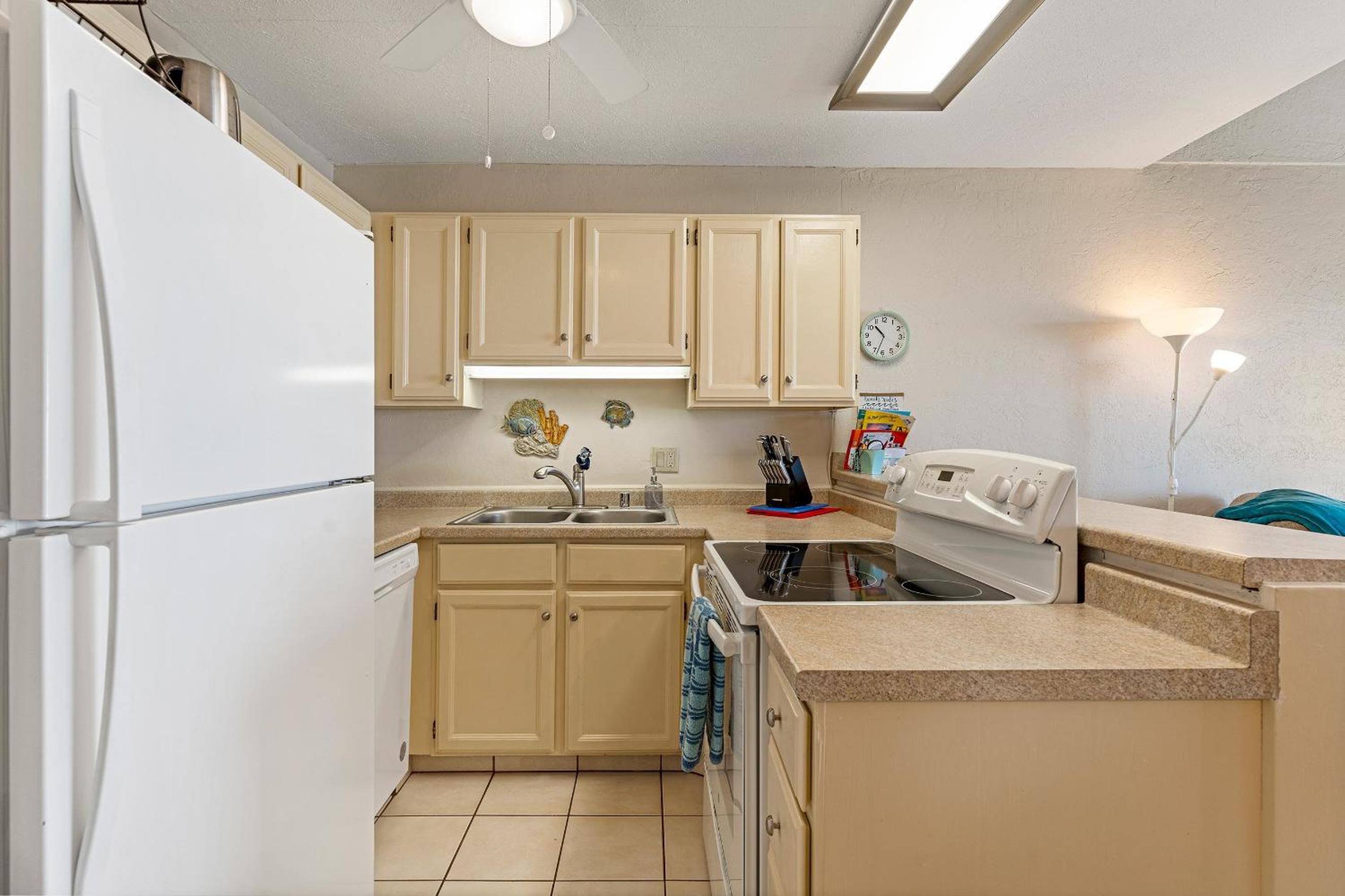 Shores of Maui 215 - Dramatic Ocean Views, Steps to the Beach, Renovated, AC!