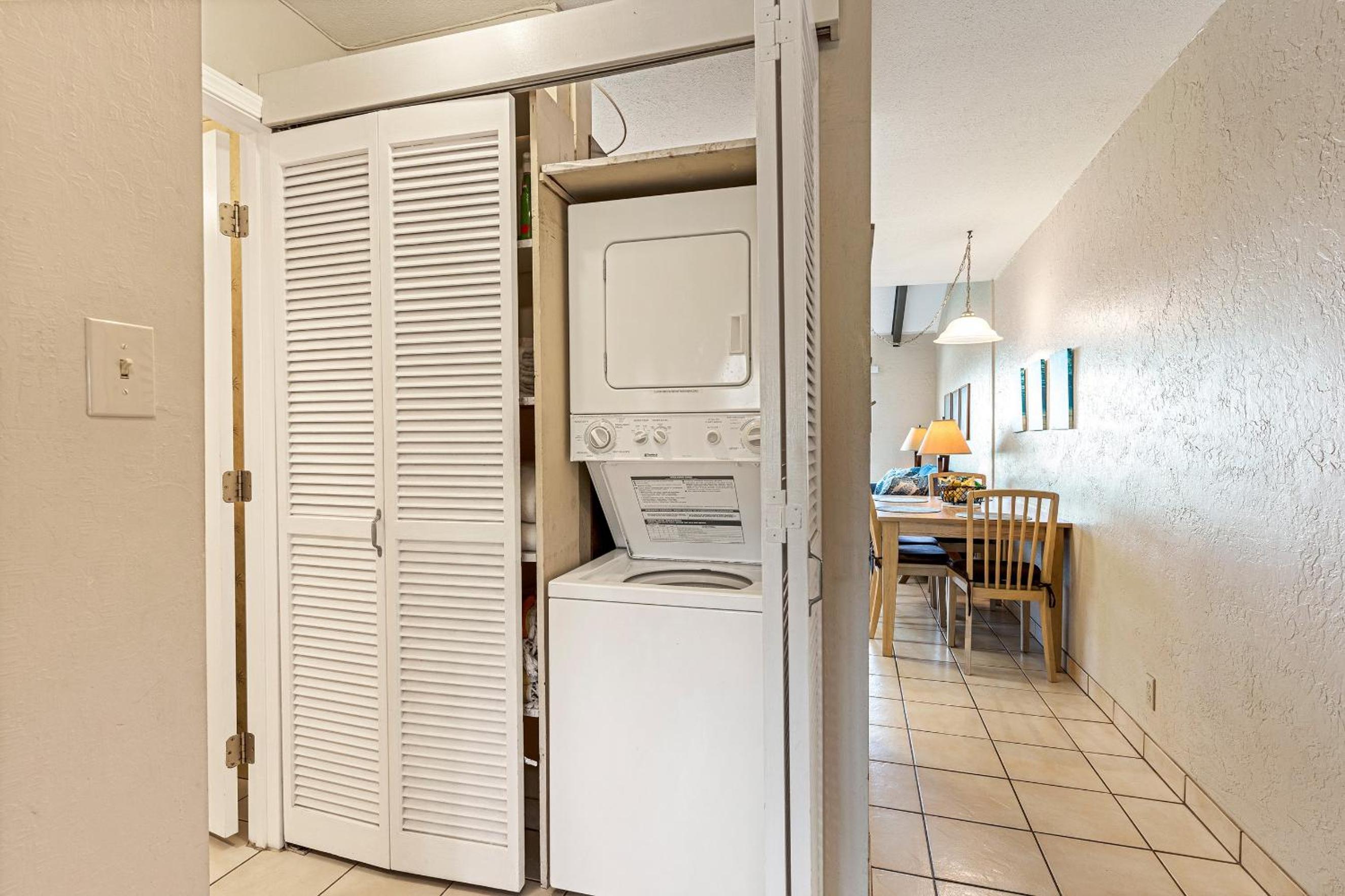 Shores of Maui 215 - Dramatic Ocean Views, Steps to the Beach, Renovated, AC!