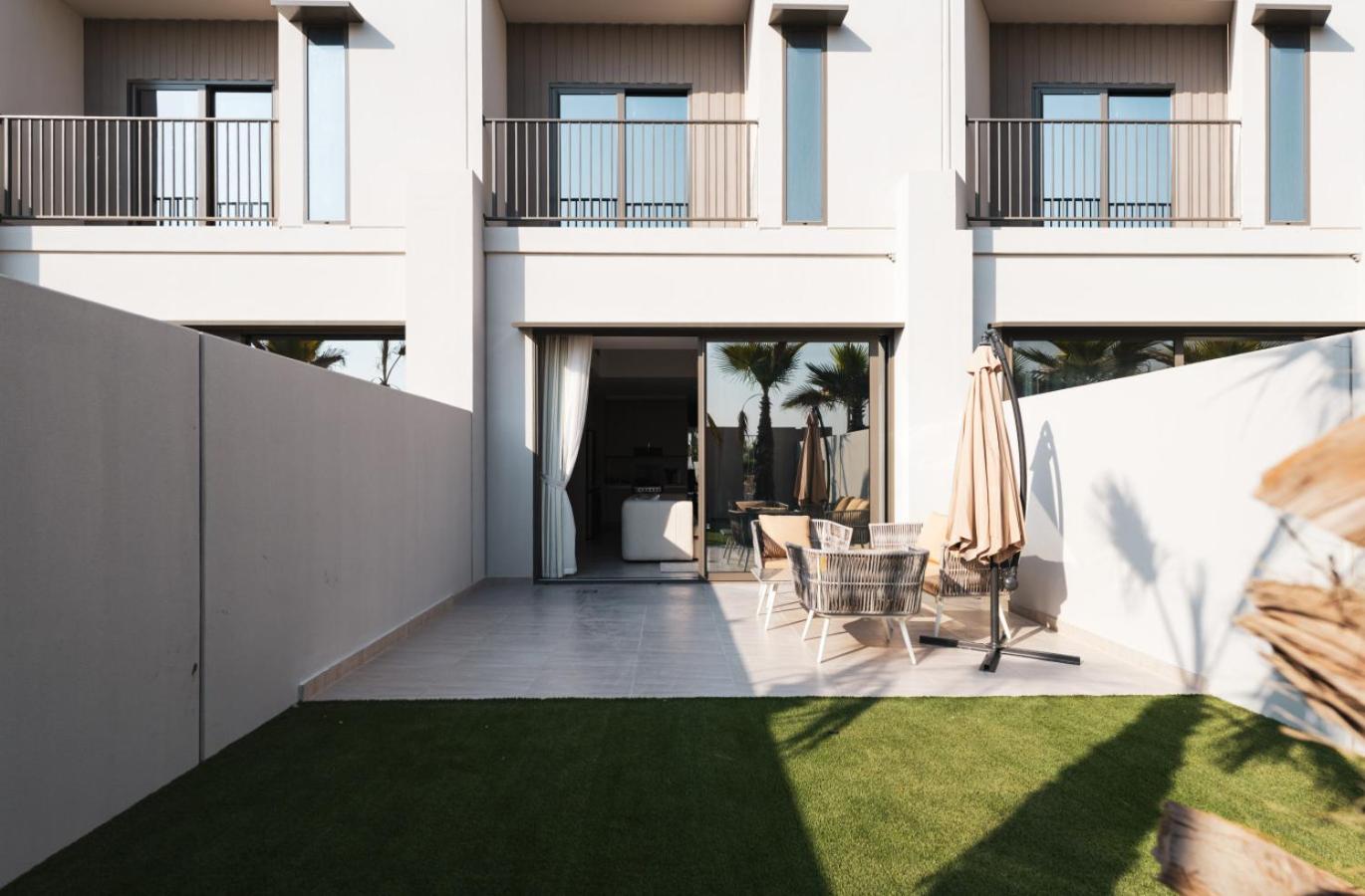 New Family Villa with PS5, Garden and Playroom