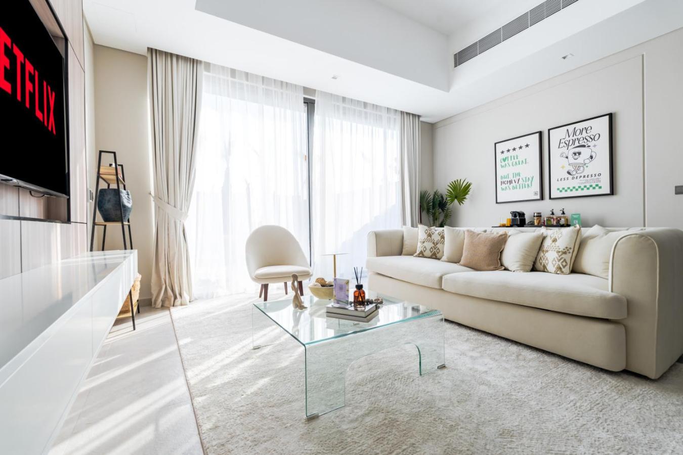 New Family Villa with PS5, Garden and Playroom