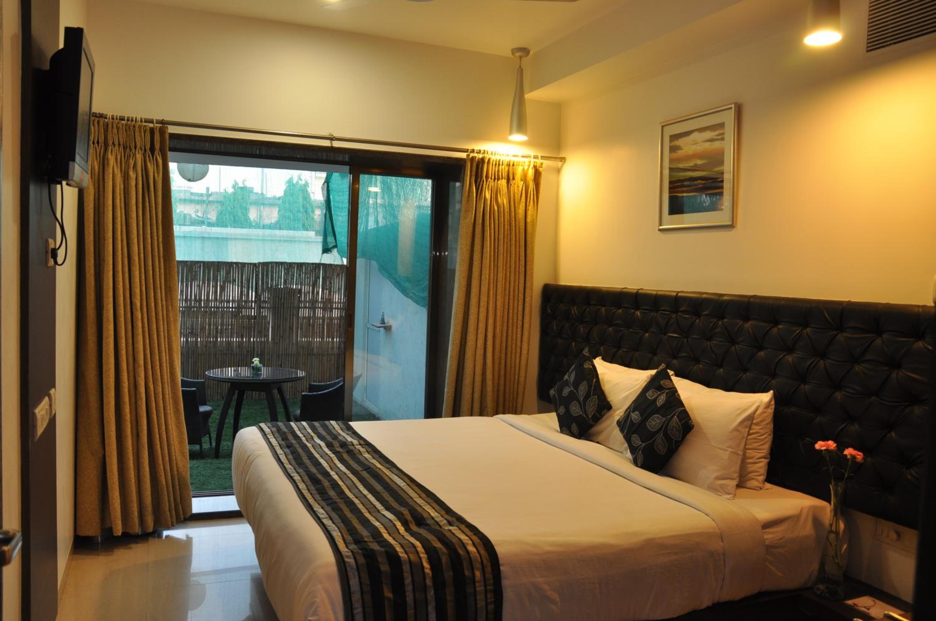 The Oriental Residency photo 2