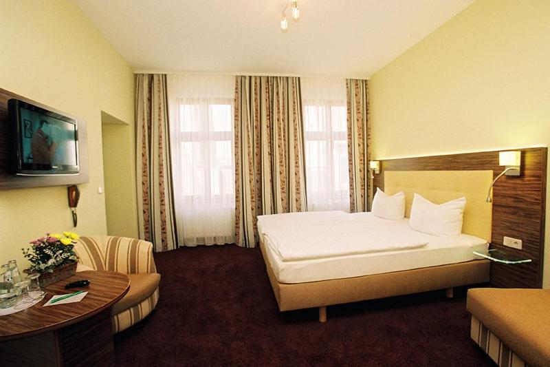 Hotel zur Insel - Property Image 1