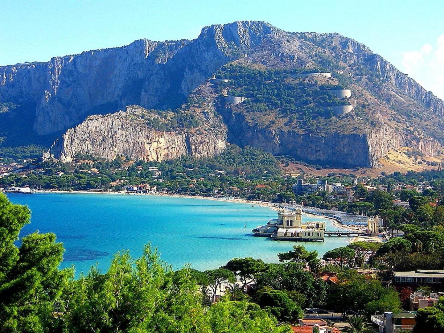 - Palermo - Sferracavallo sul mare view 2