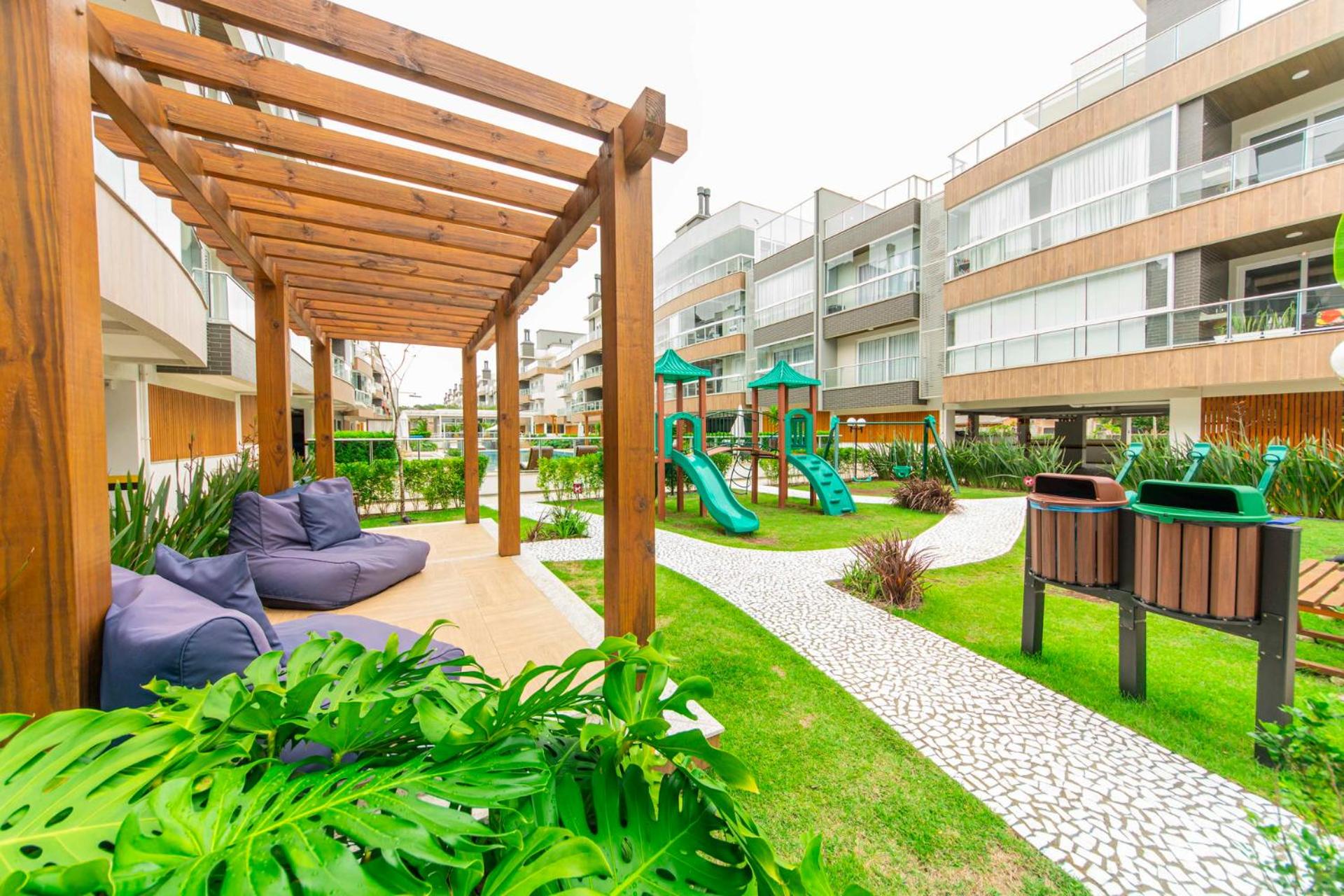 Apto Charmoso com Piscina no Campeche AR9821