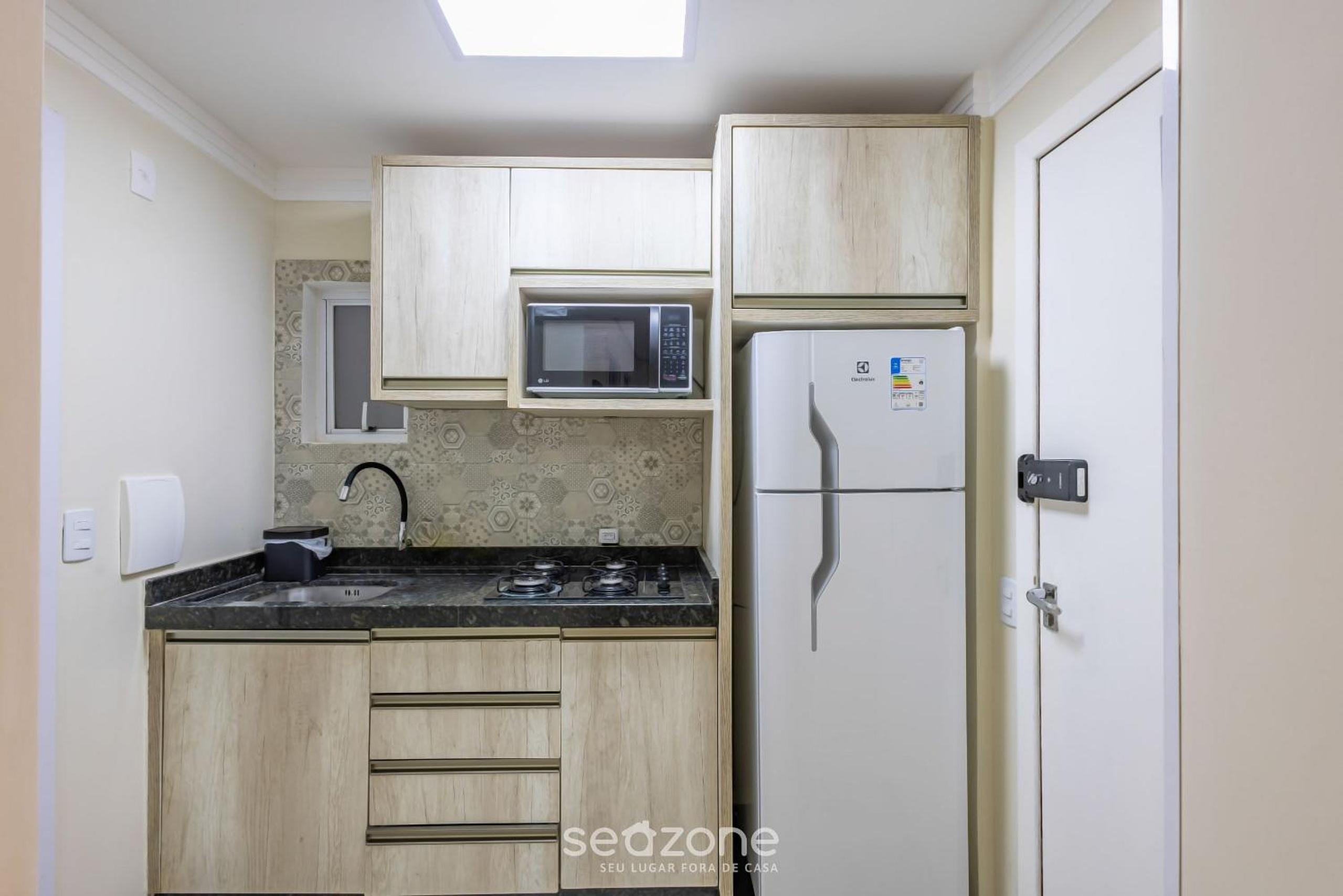 Apartments 160m from the Beach in BC - SRL