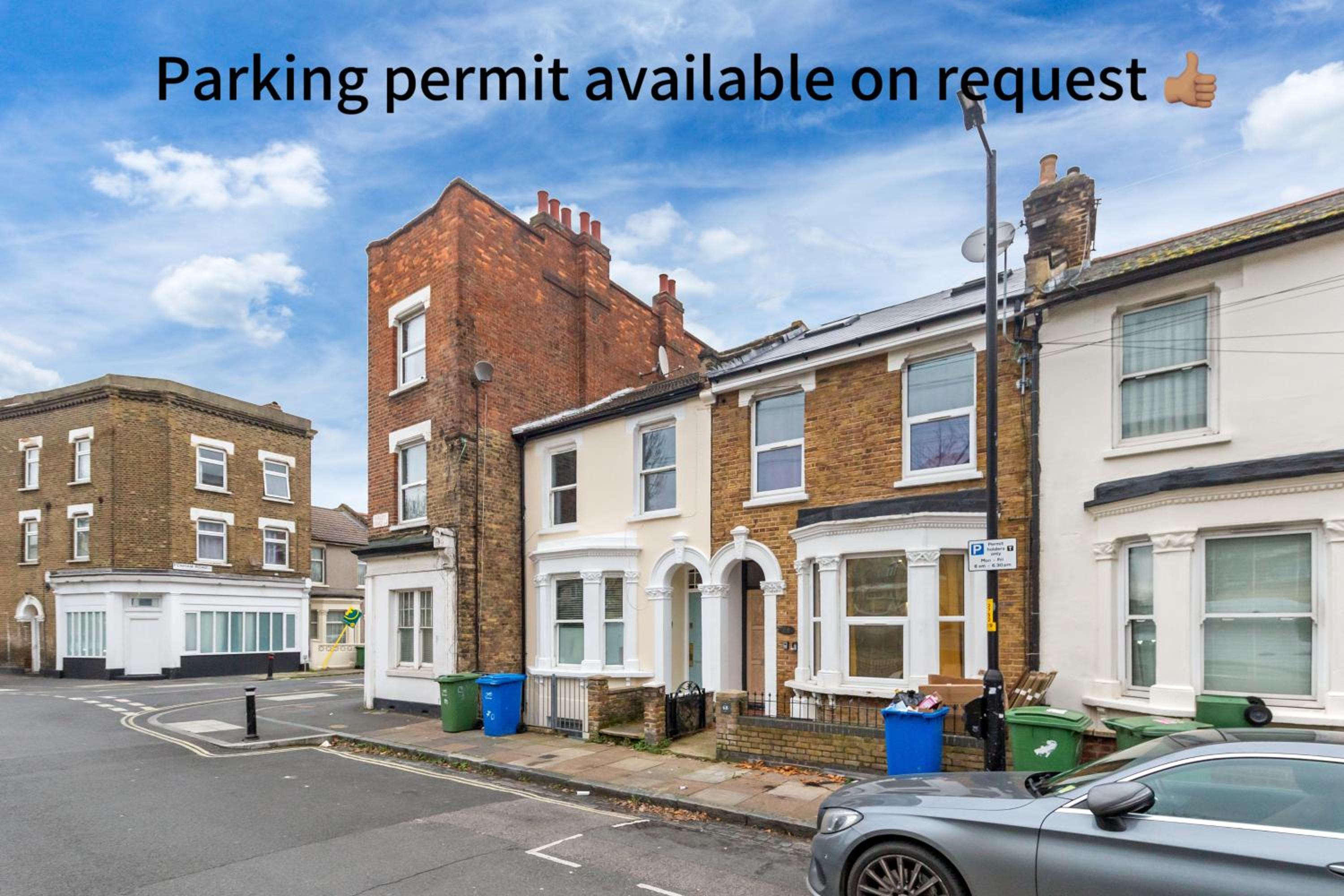 Stylish 2-Bed London House with Garden & Parking-Only 15 Mins to Central London! Sleeps 6 People - Save on Long Stays!