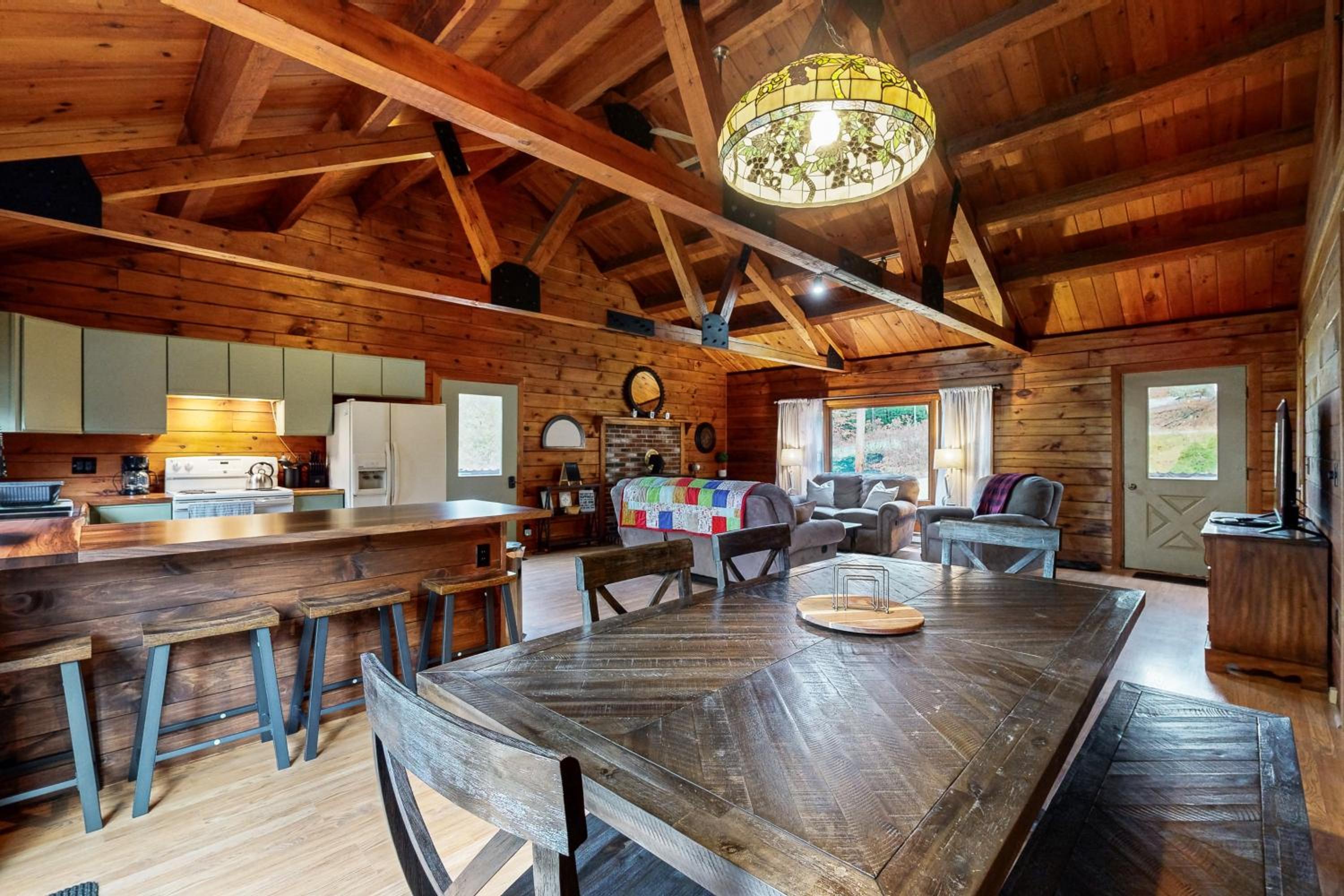 4-Season Family Base! 13 Mi to Lake Winnipesaukee