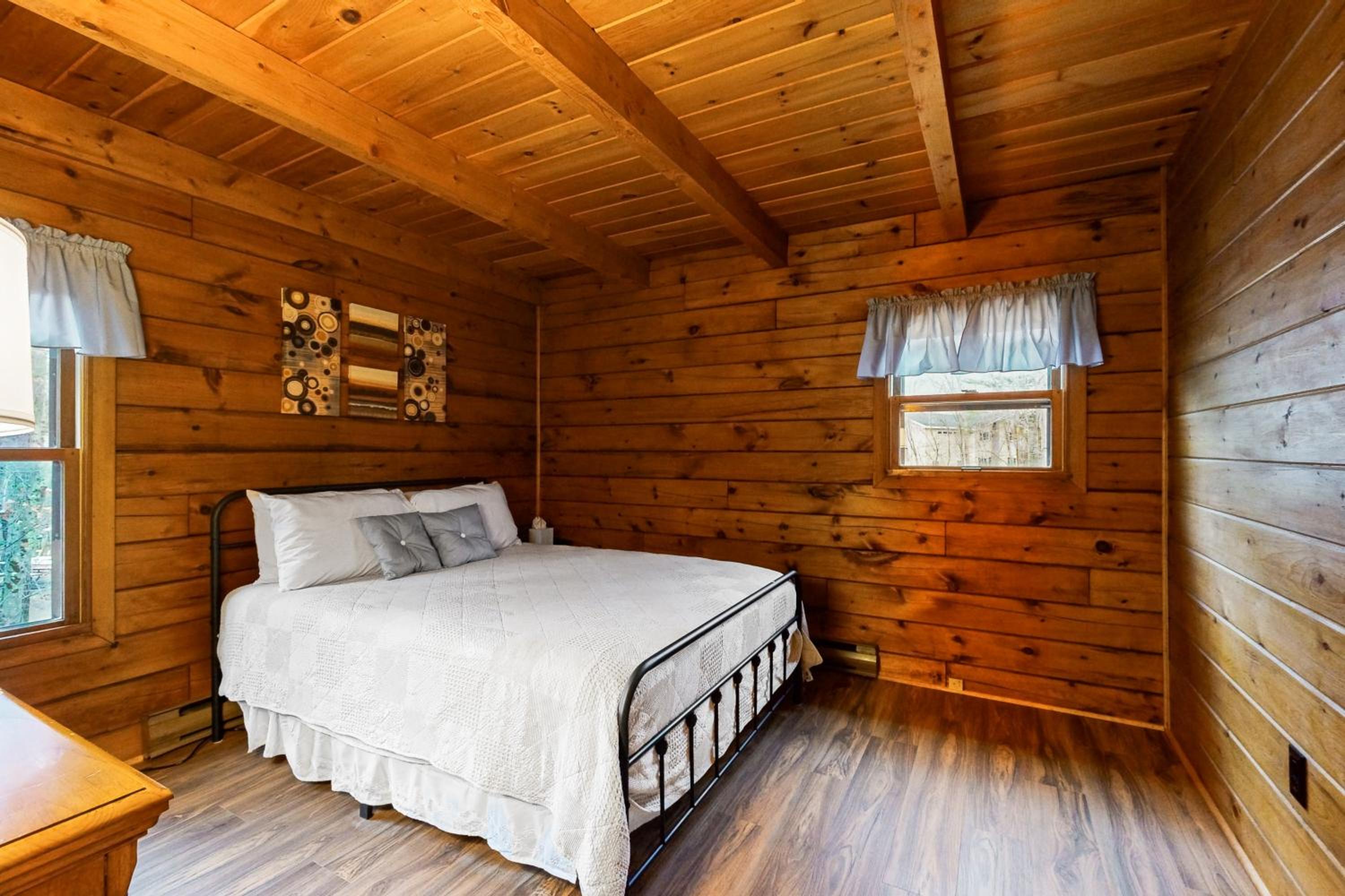 4-Season Family Base! 13 Mi to Lake Winnipesaukee