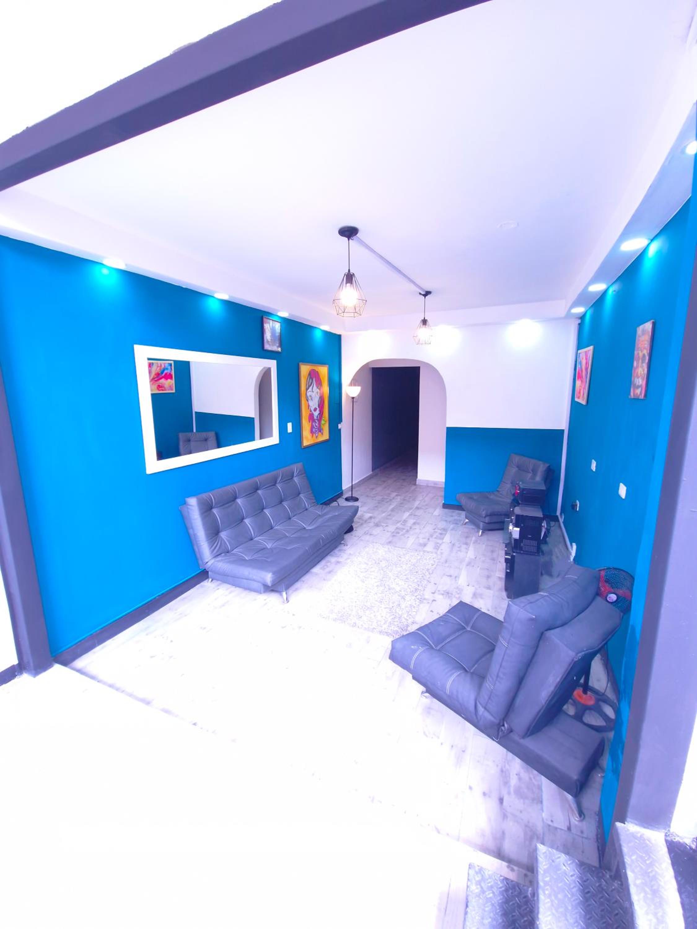 5 Bedrooms Apartment with Jacuzzi at Lleras park