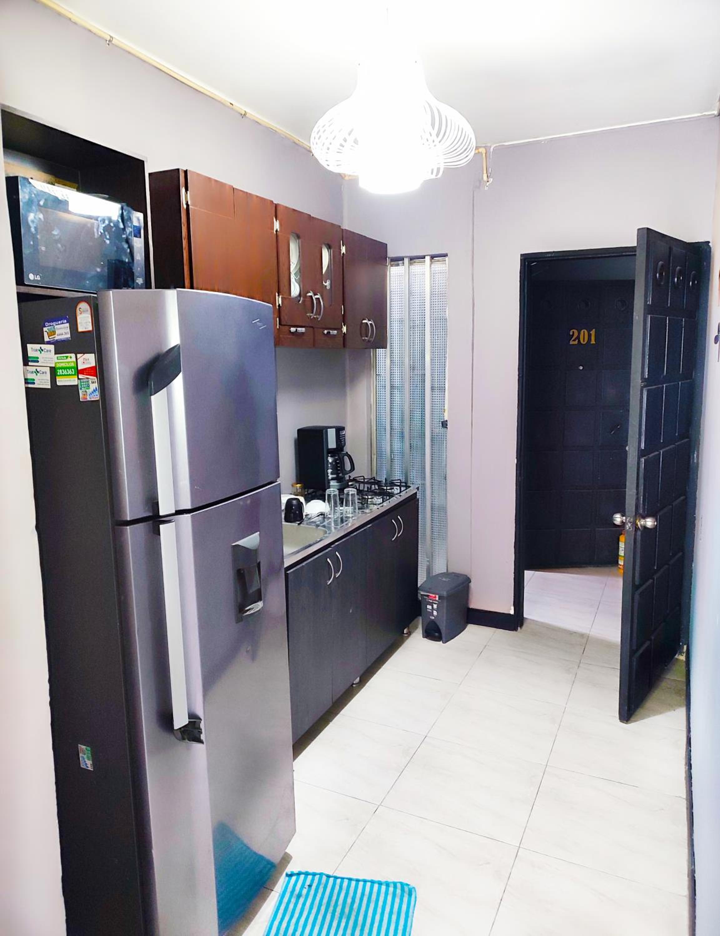 5 Bedrooms Apartment with Jacuzzi at Lleras park