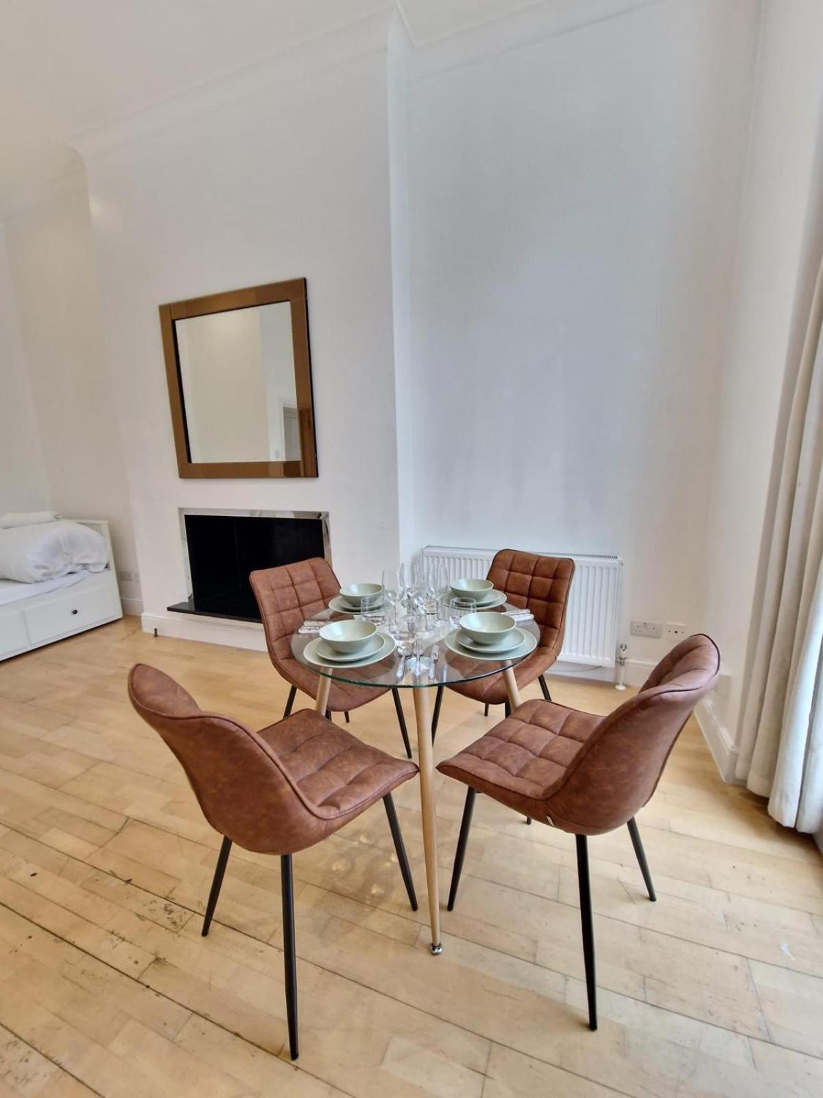 Clarges- Selfridges Deluxe Apartments