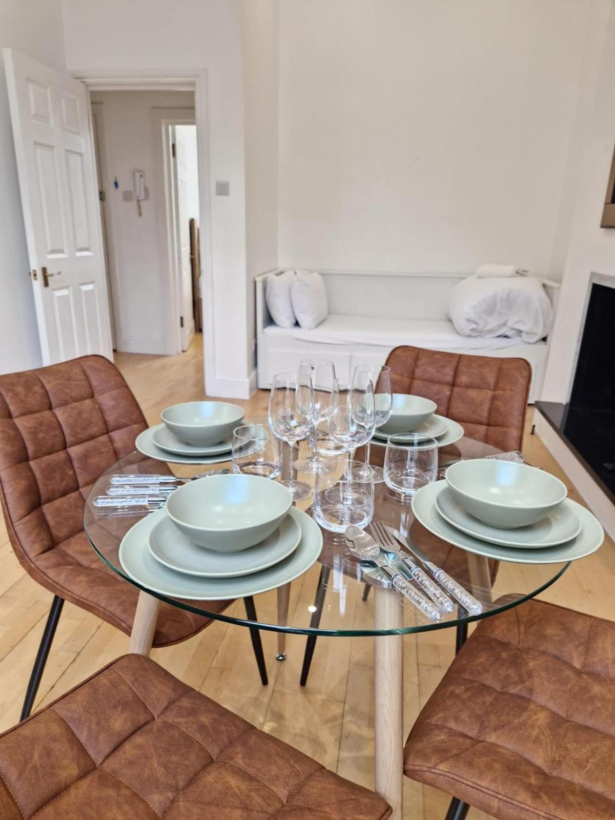 Clarges- Selfridges Deluxe Apartments