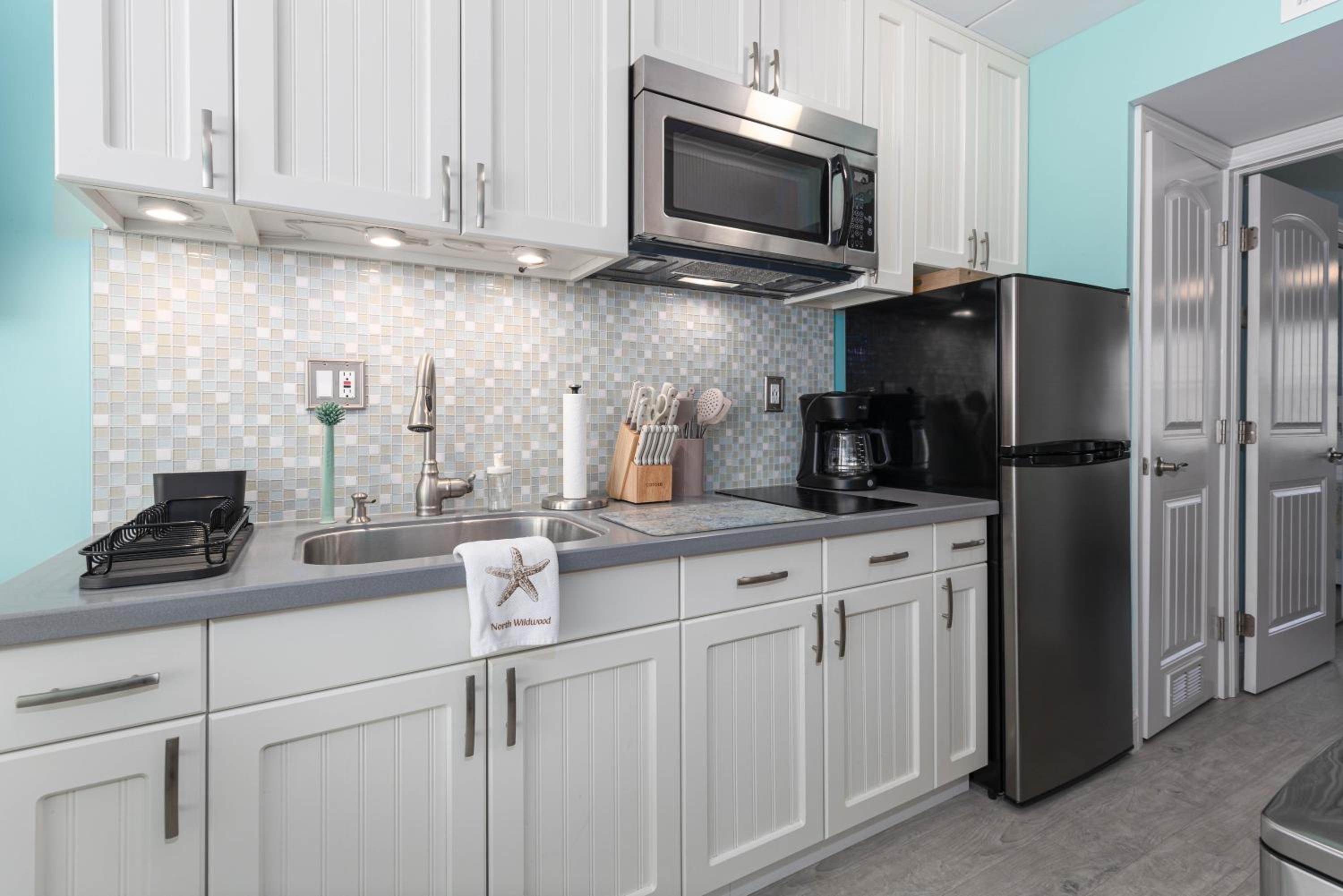 Ashore Beach Retreat-1BR 1BA with pool, parking, 1 & half block to Beach & Boardwalk, Morey's Pier view 2