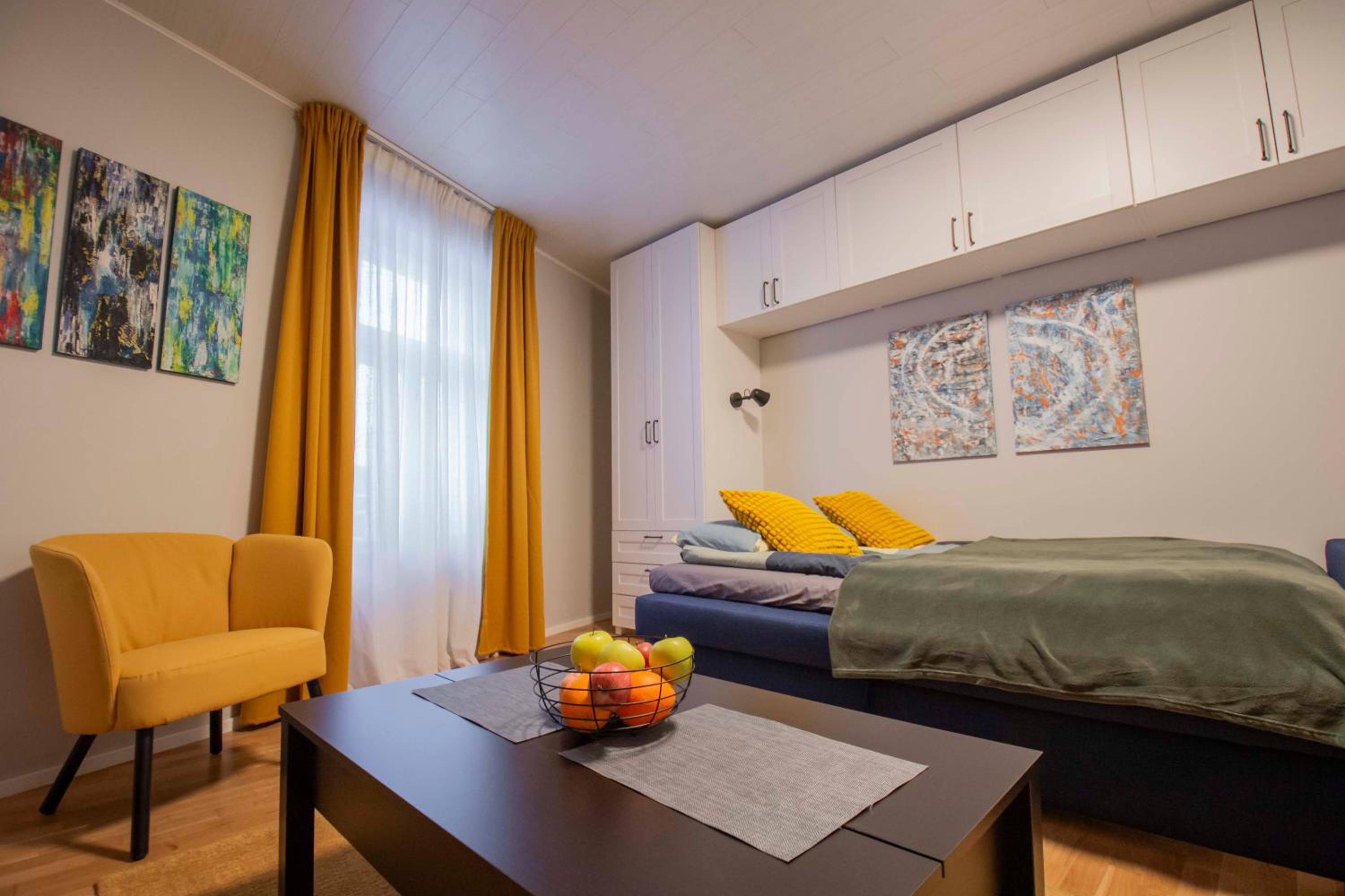 Homey Apartment & FREE parking 2 view 4