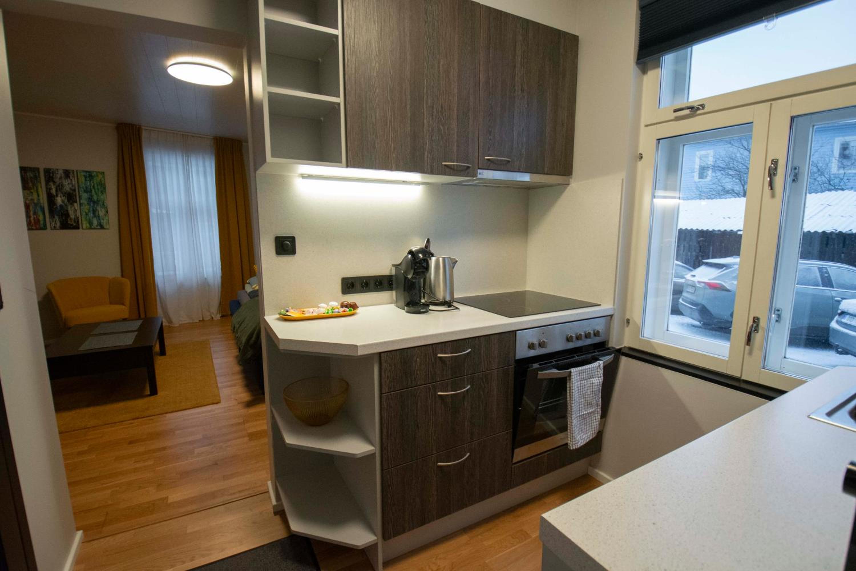 Homey Apartment & FREE parking 2 view 2